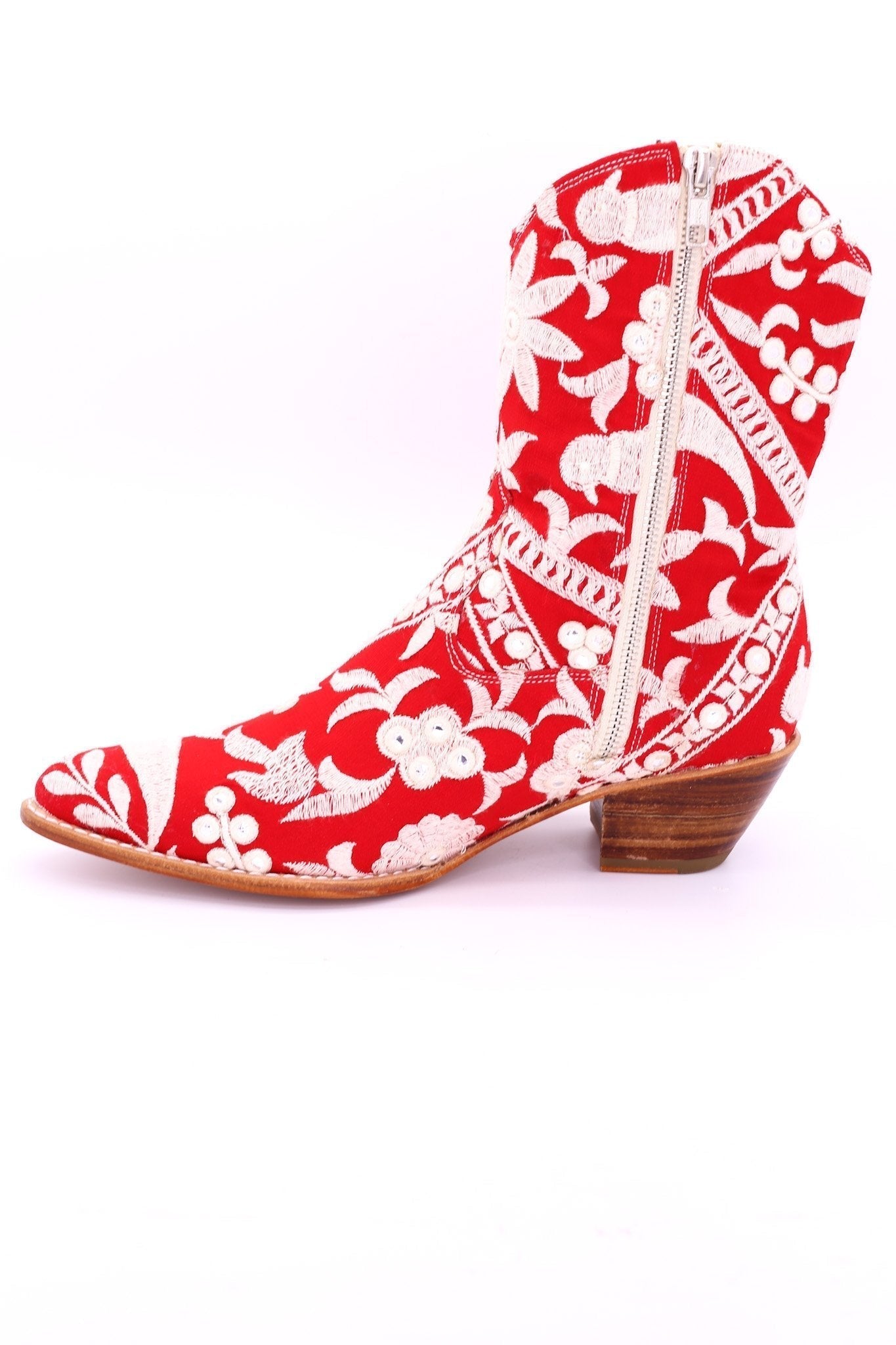 RED EMBROIDERED ANKLE BOOTS MARA - MOMO STUDIO BERLIN - Berlin Concept Store - sustainable & ethical fashion