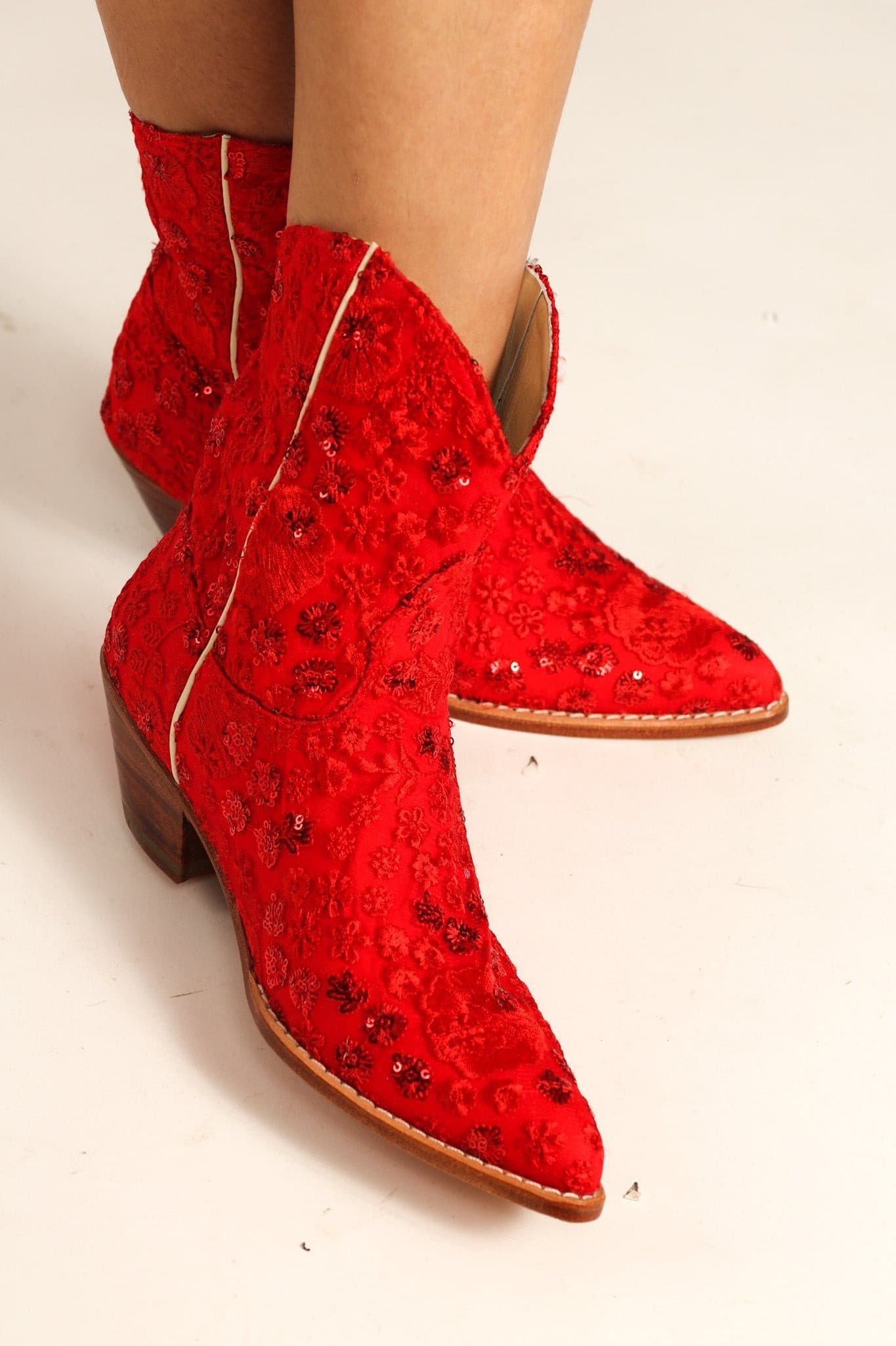 RED EMBROIDERED BOOTS ALESSA - MOMO STUDIO BERLIN - Berlin Concept Store - sustainable & ethical fashion