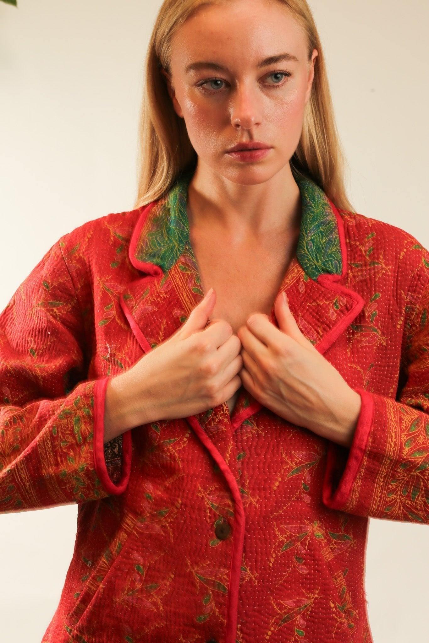 RED KANTHA JACKET ORISA - MOMO STUDIO BERLIN - Berlin Concept Store - sustainable & ethical fashion