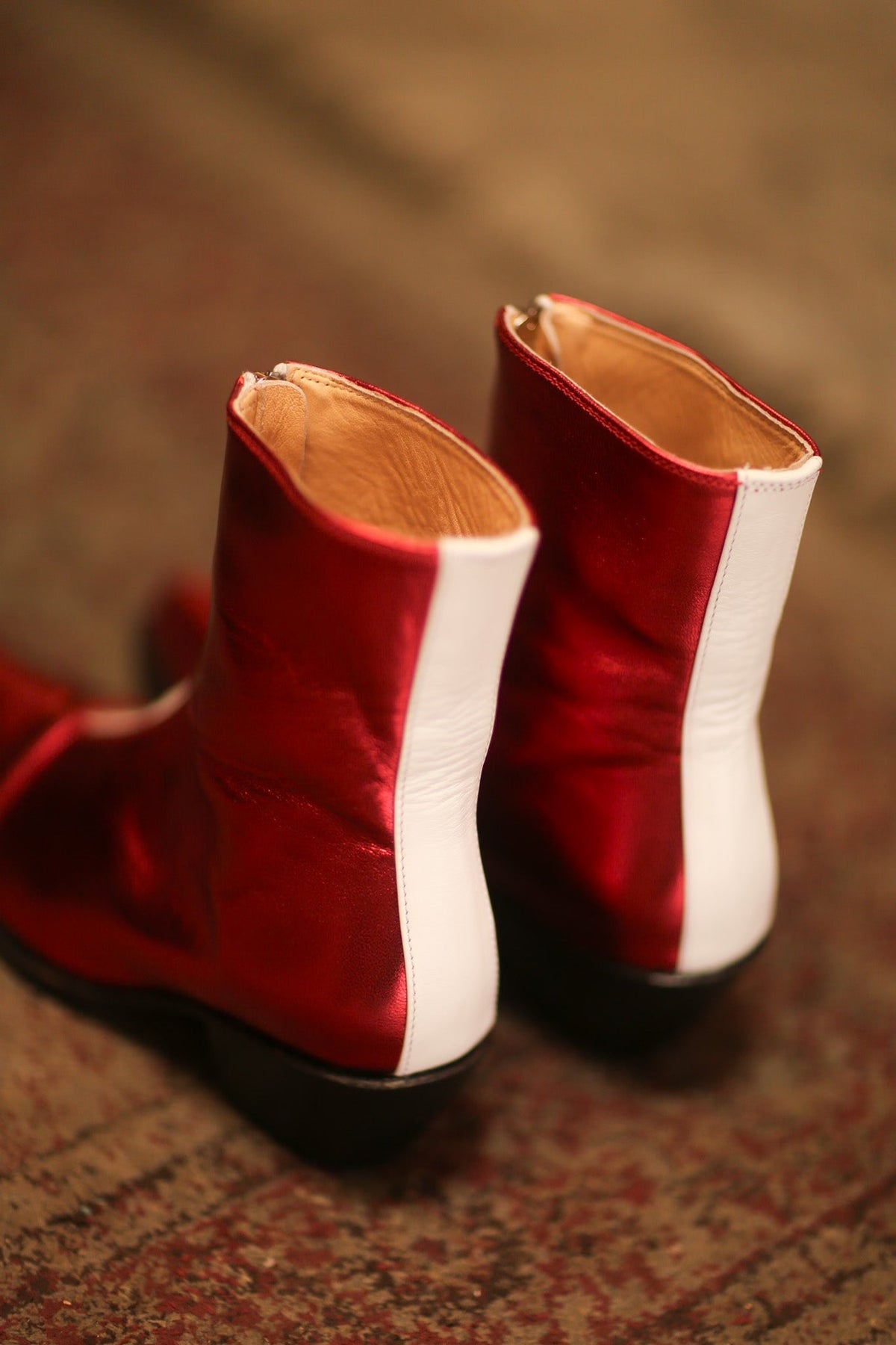 RED ȚOP ZIPPER BOOTS ANNI - MOMO STUDIO BERLIN - Berlin Concept Store - sustainable & ethical fashion