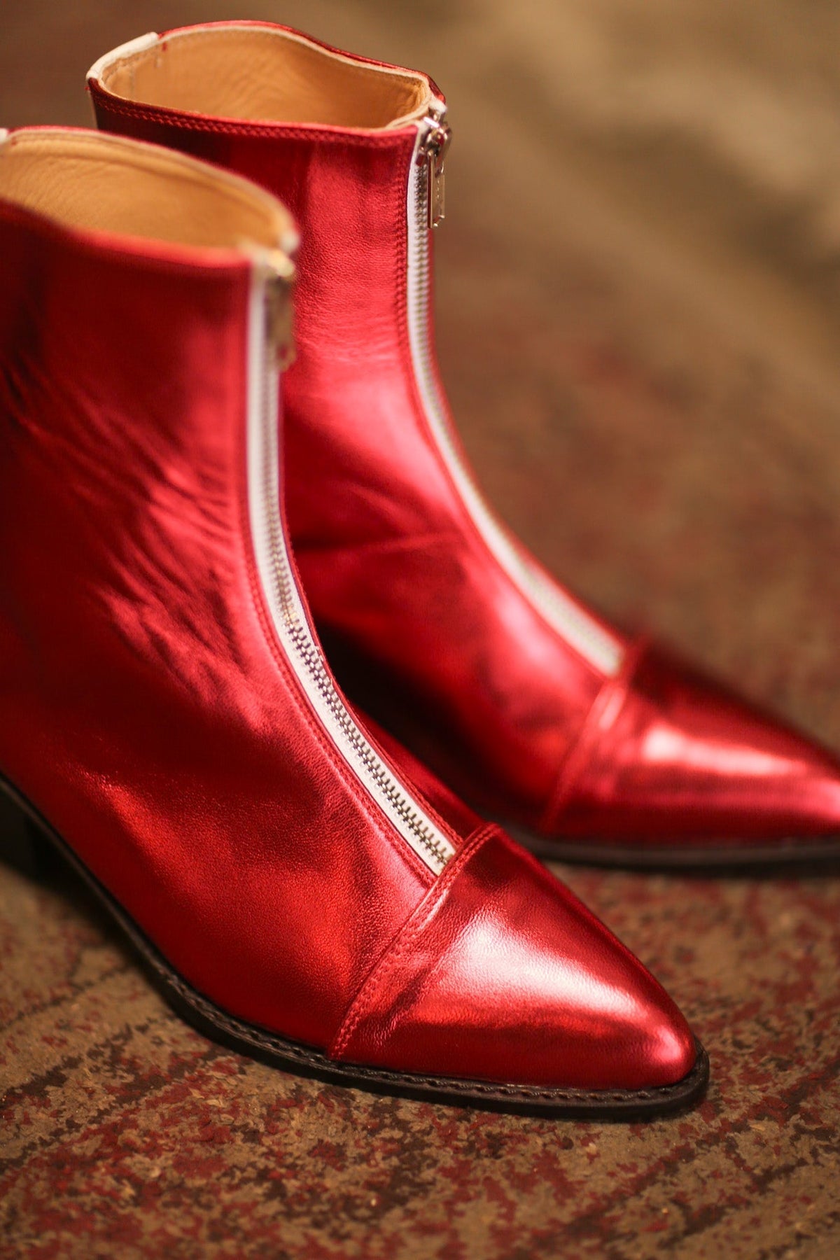 RED ȚOP ZIPPER BOOTS ANNI - MOMO STUDIO BERLIN - Berlin Concept Store - sustainable & ethical fashion