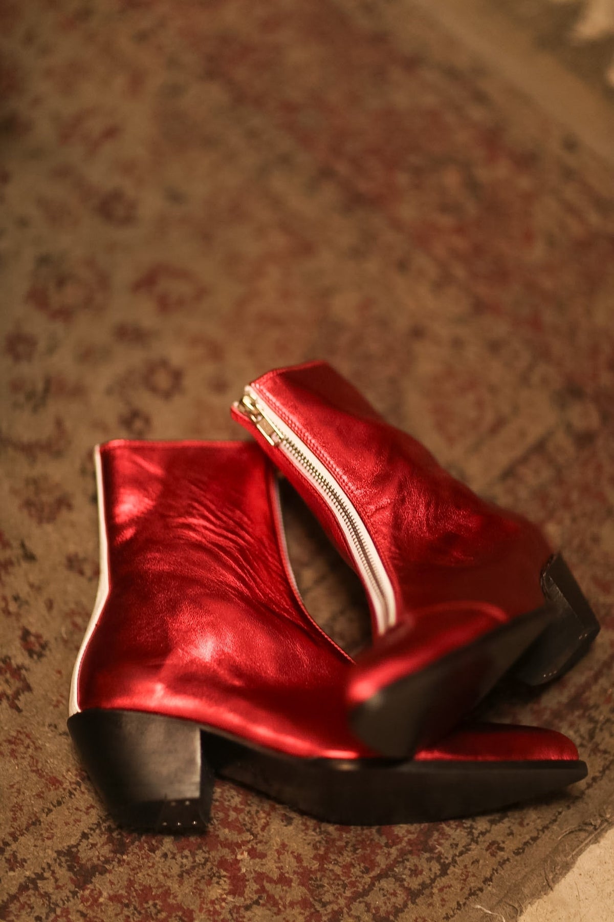 RED ȚOP ZIPPER BOOTS ANNI - MOMO STUDIO BERLIN - Berlin Concept Store - sustainable & ethical fashion