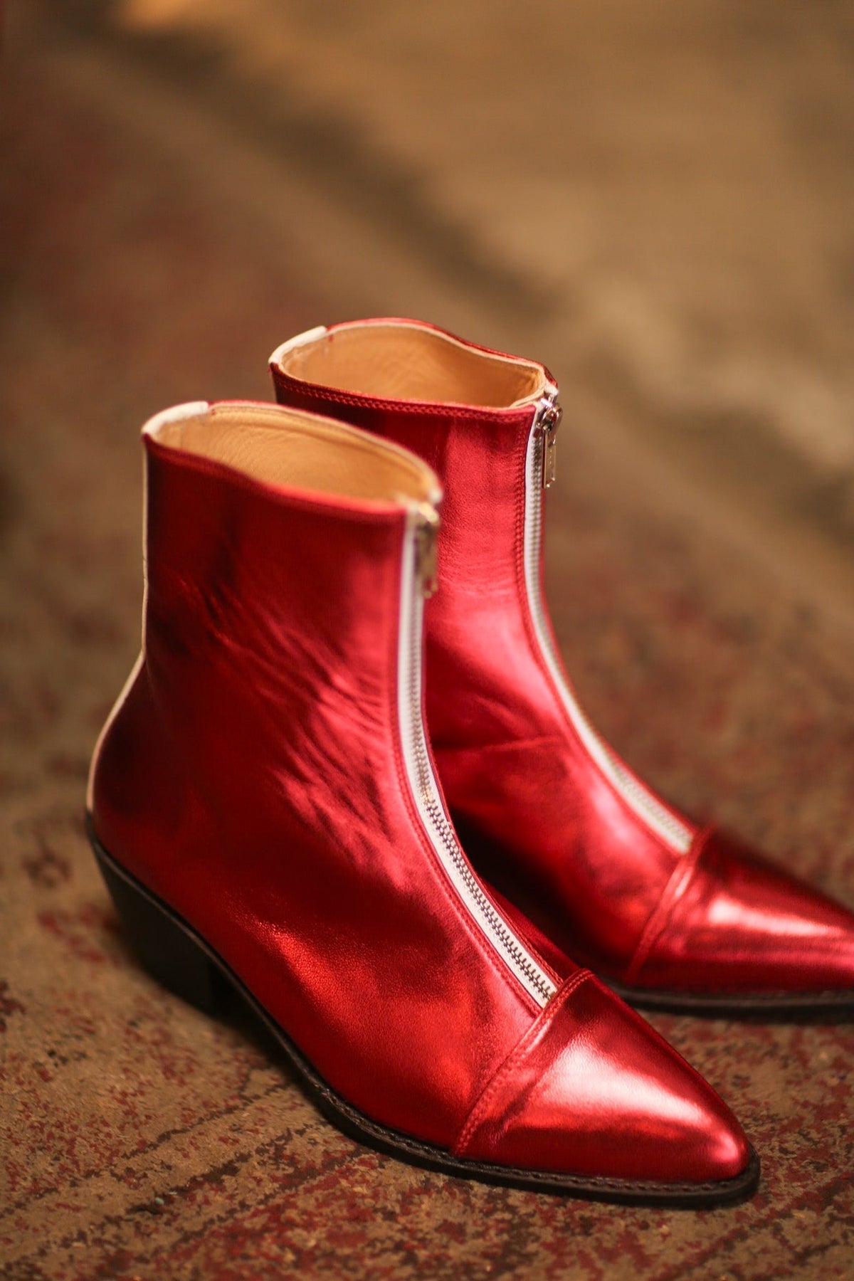 RED ȚOP ZIPPER BOOTS ANNI - MOMO STUDIO BERLIN - Berlin Concept Store - sustainable & ethical fashion