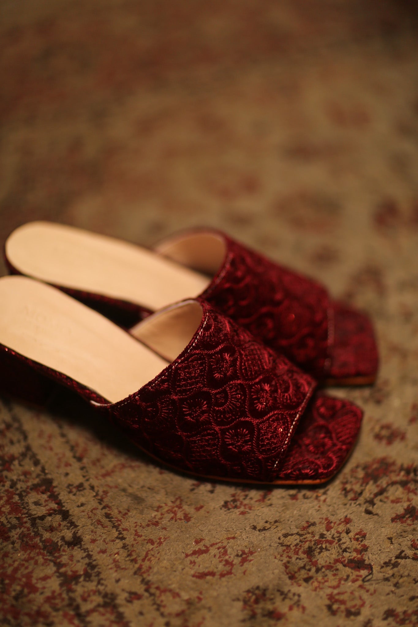 RED VELVET EMBROIDERED HEELED MULES PINDU - MOMO STUDIO BERLIN - Berlin Concept Store - sustainable & ethical fashion