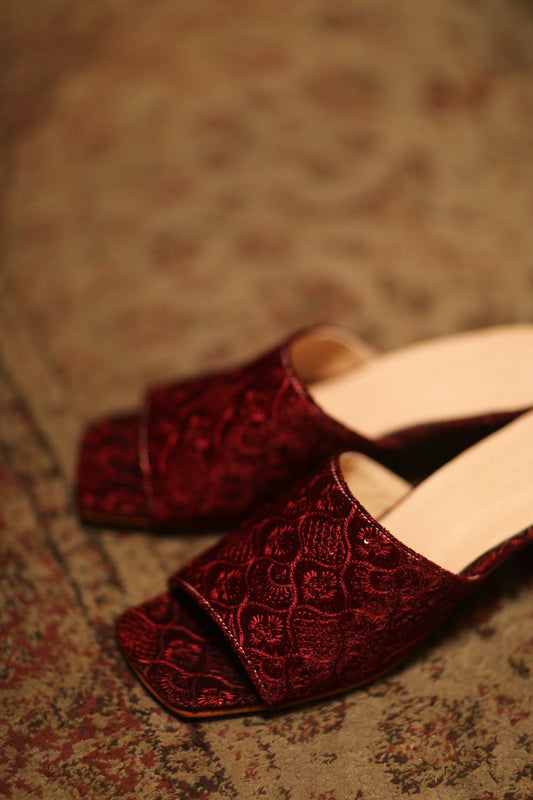 RED VELVET EMBROIDERED HEELED MULES PINDU - MOMO STUDIO BERLIN - Berlin Concept Store - sustainable & ethical fashion