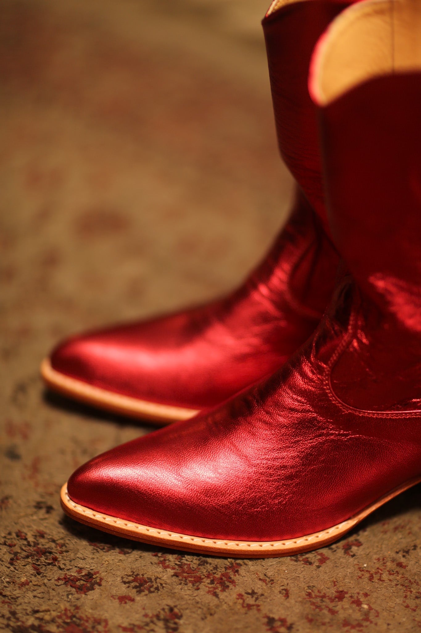 RED WESTERN BOOTS KATINATE - MOMO STUDIO BERLIN - Berlin Concept Store - sustainable & ethical fashion