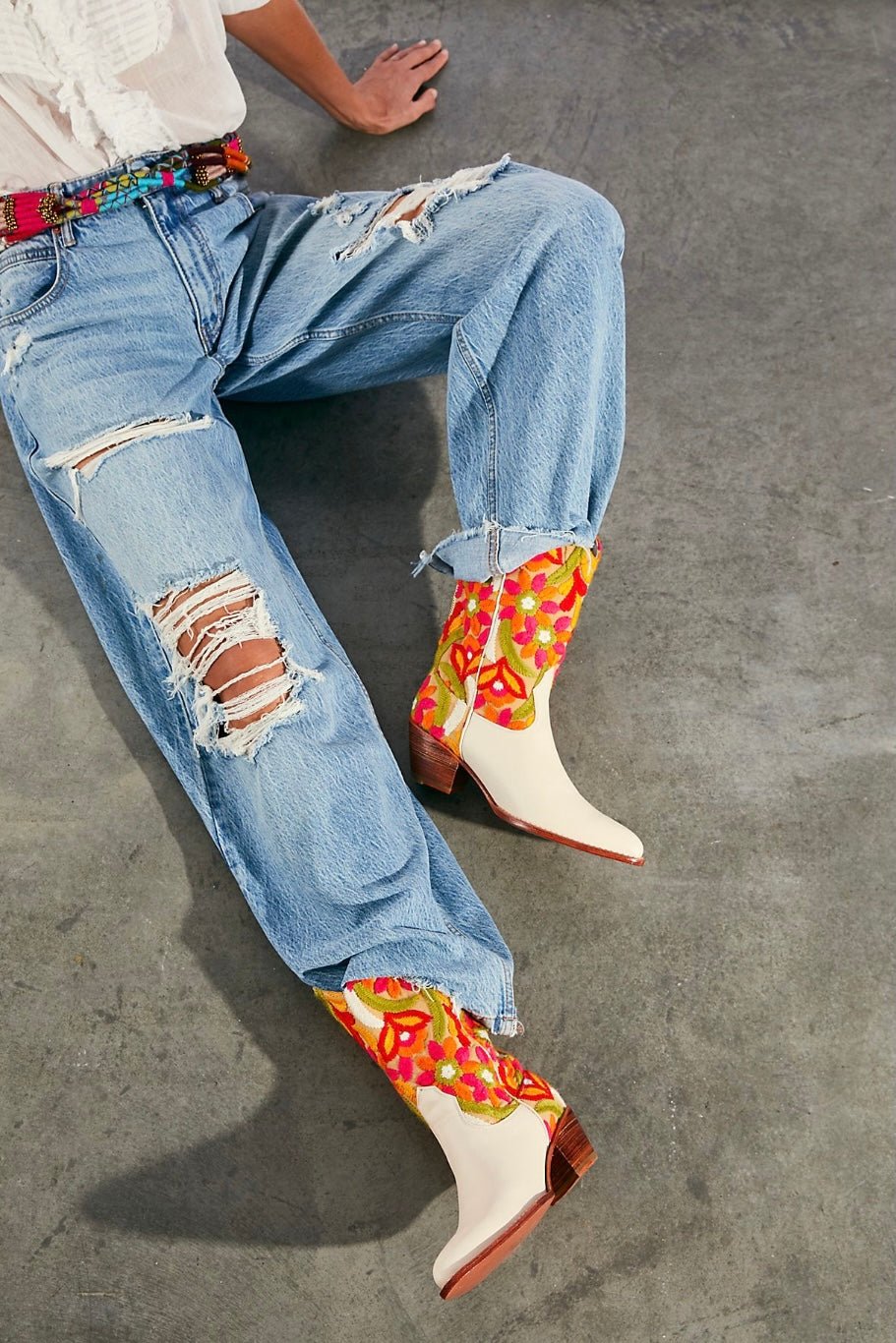 SELINA EMBROIDERED WESTERN BOOTS FLOWER EMBROIDERED - MOMO STUDIO BERLIN - Berlin Concept Store - sustainable & ethical fashion