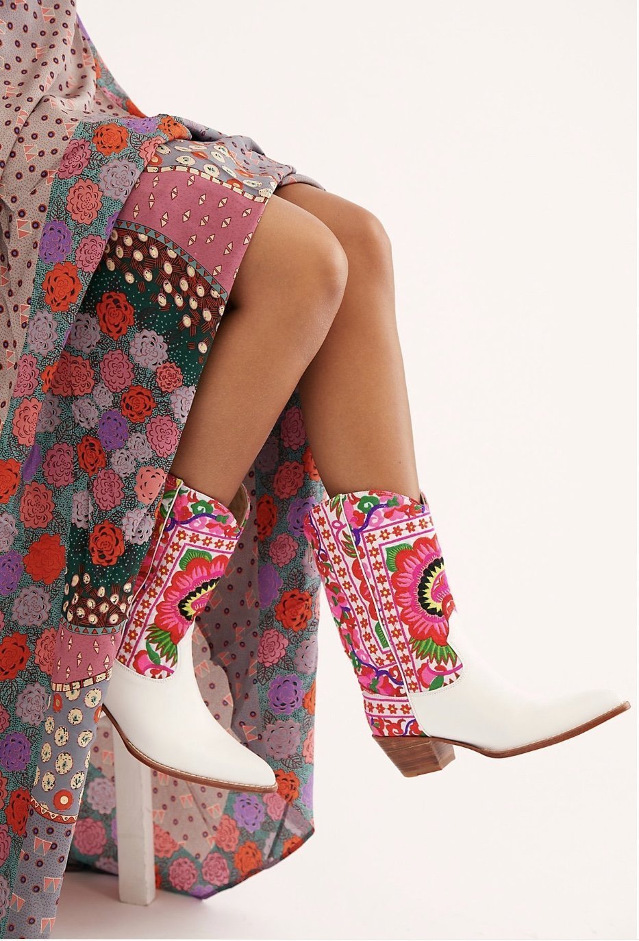 SELINA EMBROIDERED WESTERN COWBOY BOOTS - MOMO STUDIO BERLIN - Berlin Concept Store - sustainable & ethical fashion