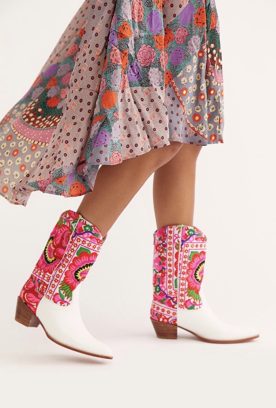 SELINA EMBROIDERED WESTERN COWBOY BOOTS - MOMO STUDIO BERLIN - Berlin Concept Store - sustainable & ethical fashion