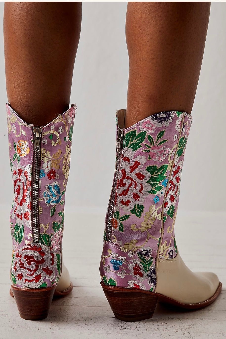 SELINA WESTERN CHINESE SILK BOOTS - MOMO STUDIO BERLIN - Berlin Concept Store - sustainable & ethical fashion