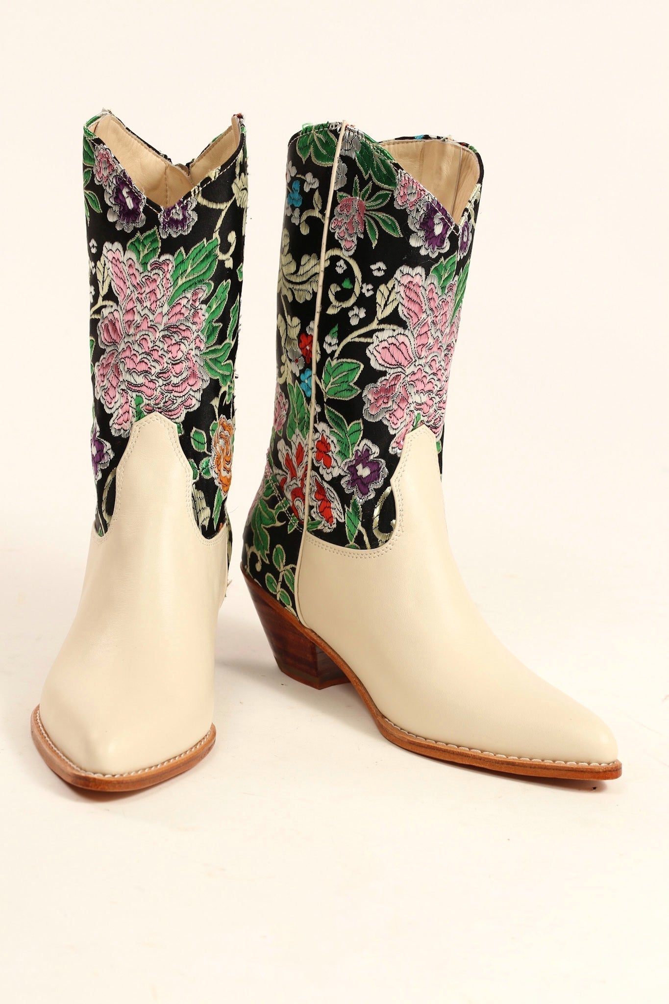 SELINA WESTERN CHINESE SILK BOOTS - MOMO STUDIO BERLIN - Berlin Concept Store - sustainable & ethical fashion