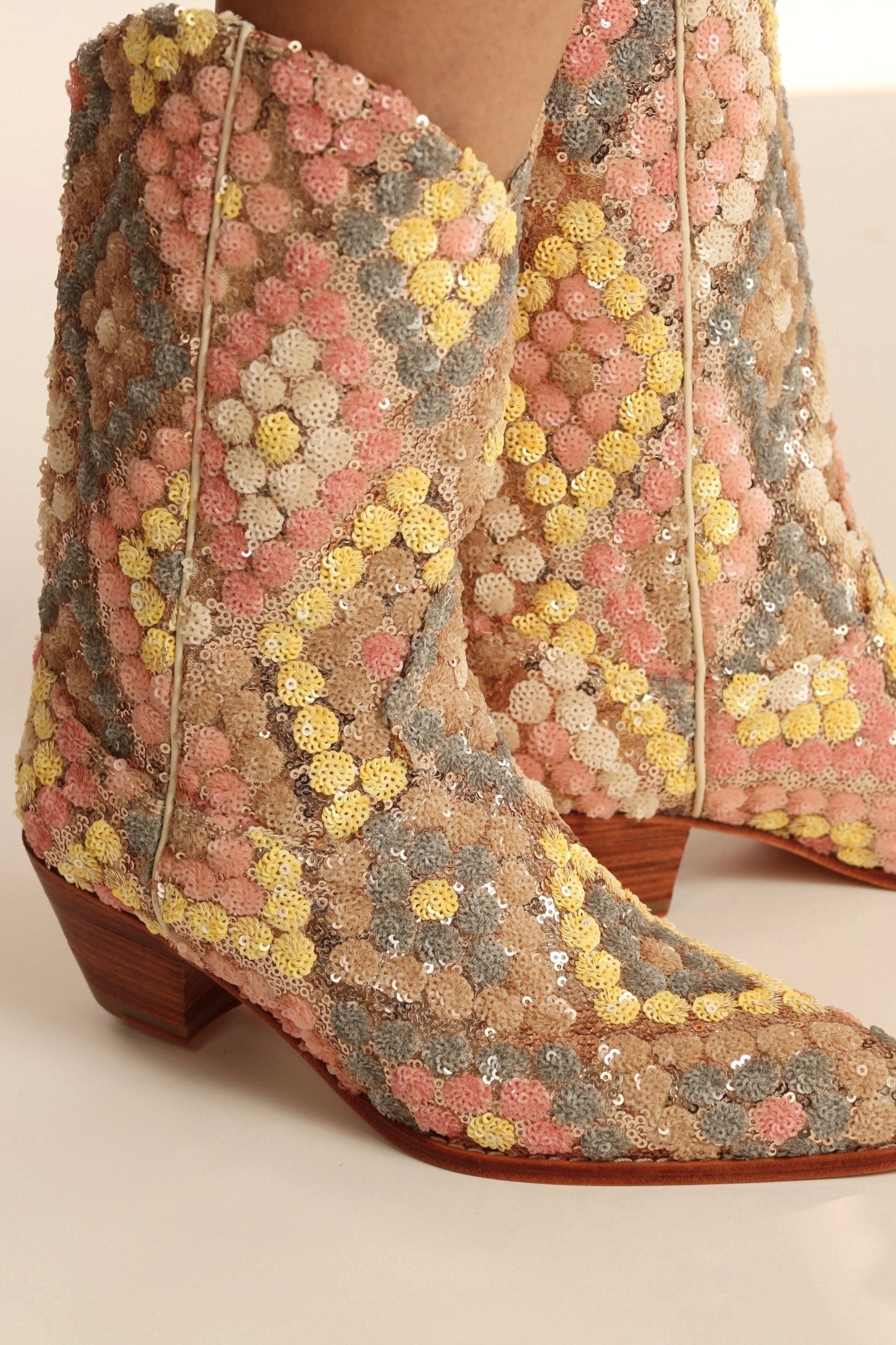 SEQUIN EMBROIDERED SILK WESTERN BOOTS NAHOME - MOMO STUDIO BERLIN - Berlin Concept Store - sustainable & ethical fashion