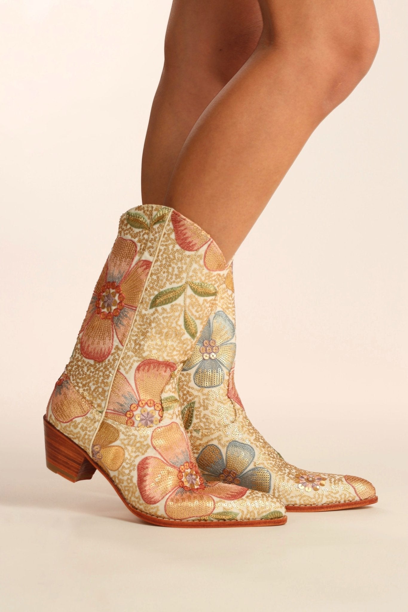 SEQUIN EMBROIDERED WESTERN BOOTS SILK GABRIELA - MOMO STUDIO BERLIN - Berlin Concept Store - sustainable & ethical fashion