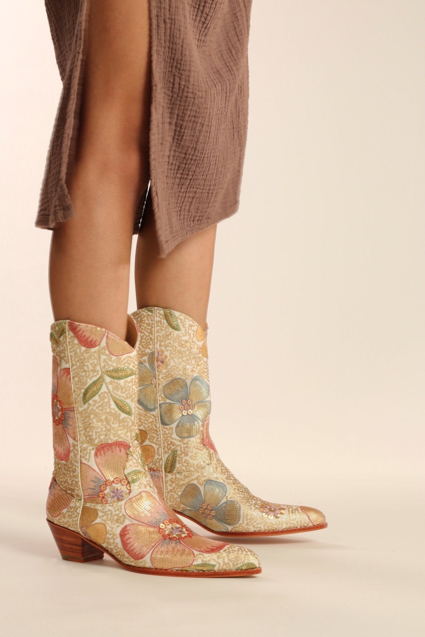 SEQUIN EMBROIDERED WESTERN BOOTS SILK GABRIELA - MOMO STUDIO BERLIN - Berlin Concept Store - sustainable & ethical fashion