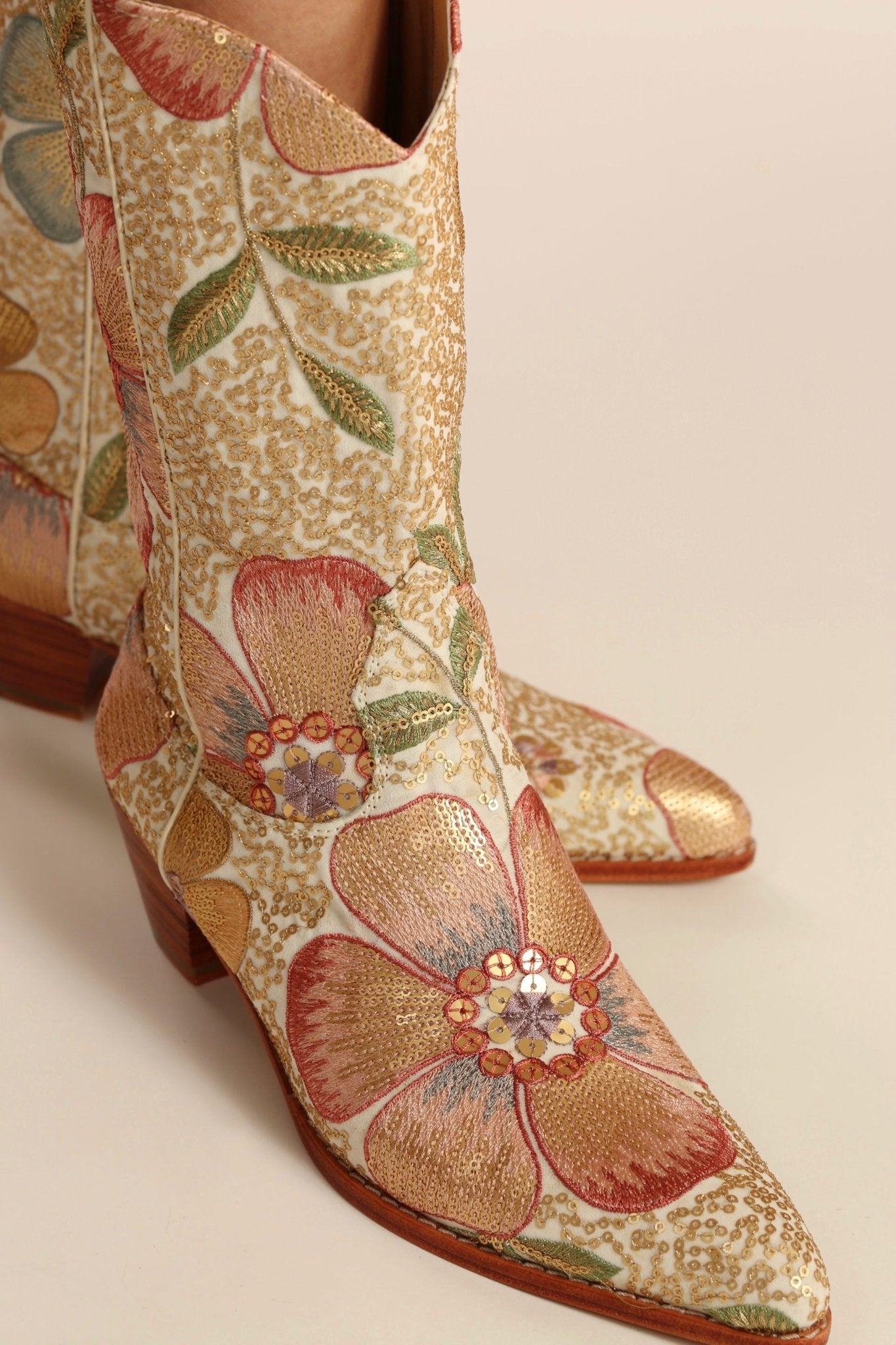 SEQUIN EMBROIDERED WESTERN BOOTS SILK GABRIELA - MOMO STUDIO BERLIN - Berlin Concept Store - sustainable & ethical fashion