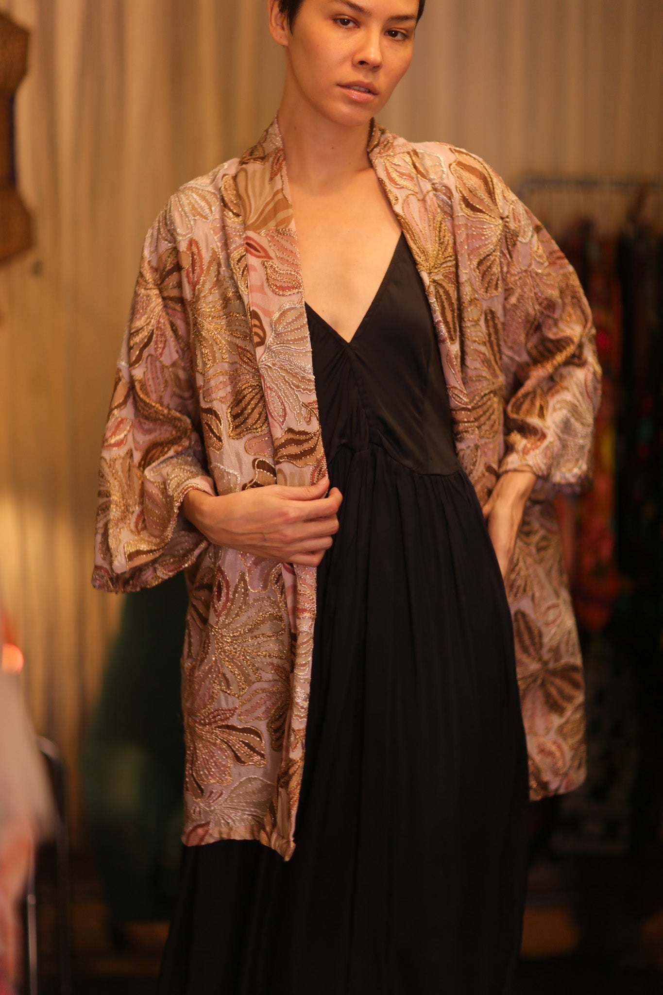 SHORT SILK EMBROIDERED KIMONO LINDA - MOMO STUDIO BERLIN - Berlin Concept Store - sustainable & ethical fashion