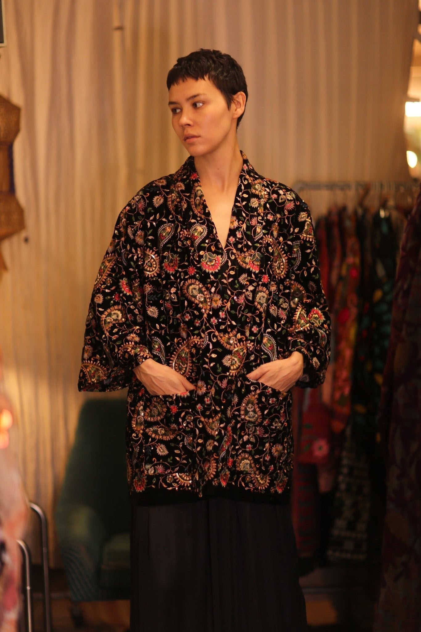 SHORT VELVET EMBROIDERED KIMONO MONA BLACK - MOMO STUDIO BERLIN - Berlin Concept Store - sustainable & ethical fashion