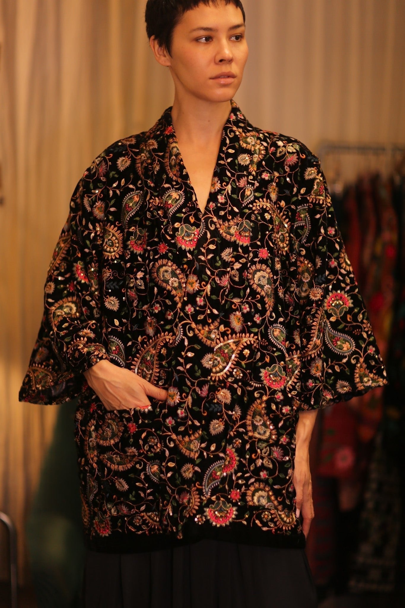 SHORT VELVET EMBROIDERED KIMONO MONA BLACK - MOMO STUDIO BERLIN - Berlin Concept Store - sustainable & ethical fashion