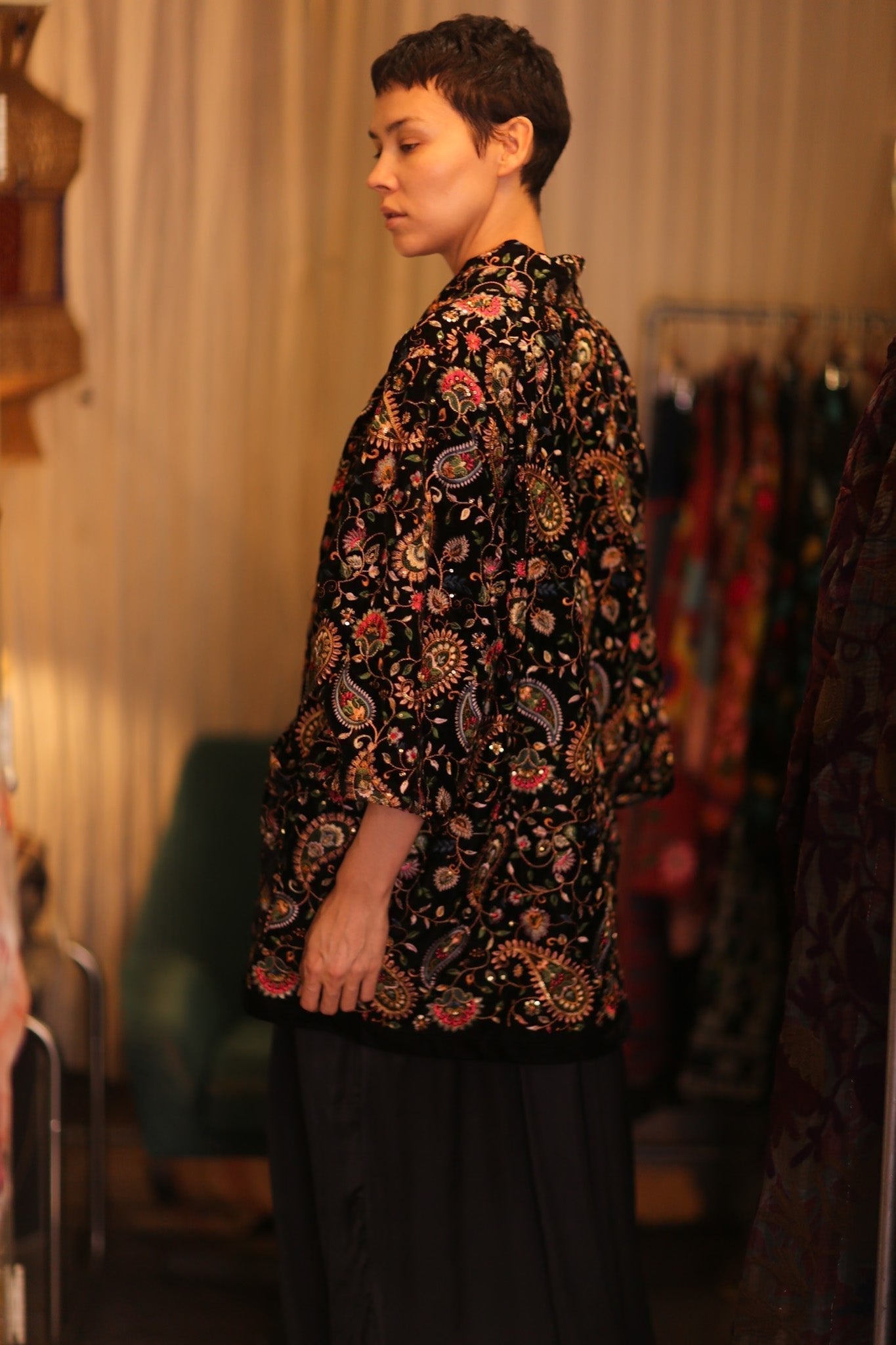 SHORT VELVET EMBROIDERED KIMONO MONA BLACK - MOMO STUDIO BERLIN - Berlin Concept Store - sustainable & ethical fashion
