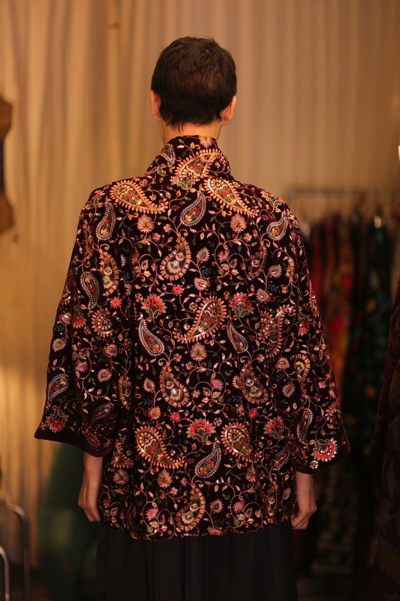 SHORT VELVET EMBROIDERED KIMONO MONA RED - MOMO STUDIO BERLIN - Berlin Concept Store - sustainable & ethical fashion