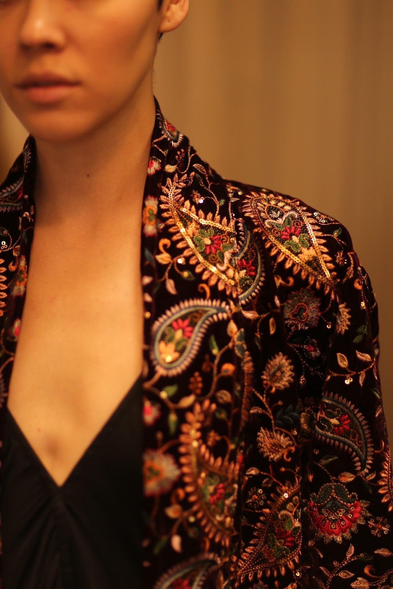 SHORT VELVET EMBROIDERED KIMONO MONA RED - MOMO STUDIO BERLIN - Berlin Concept Store - sustainable & ethical fashion