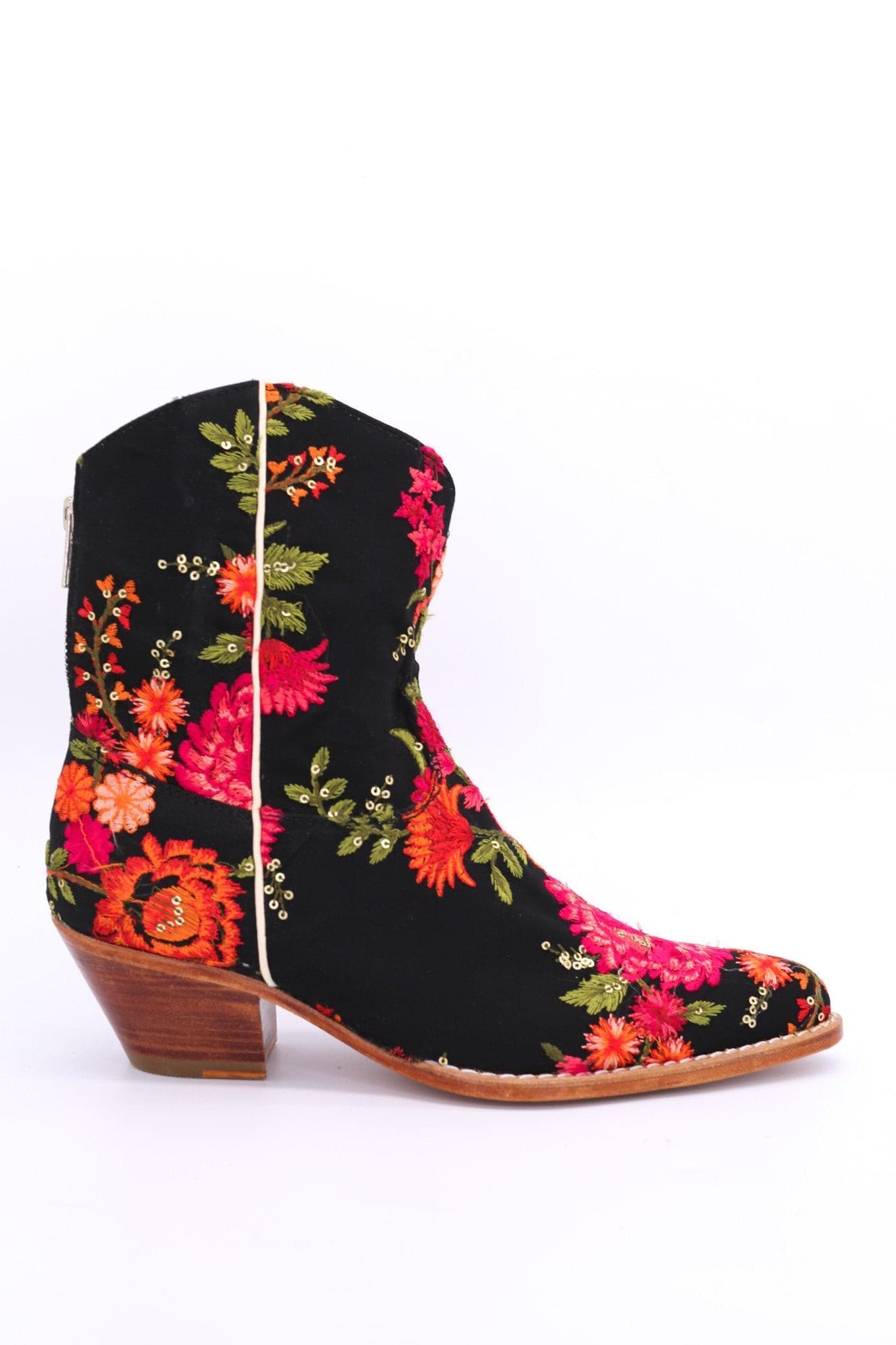 SHORT WESTERN BOOTS EMBROIDERED LEILA - MOMO STUDIO BERLIN - Berlin Concept Store - sustainable & ethical fashion