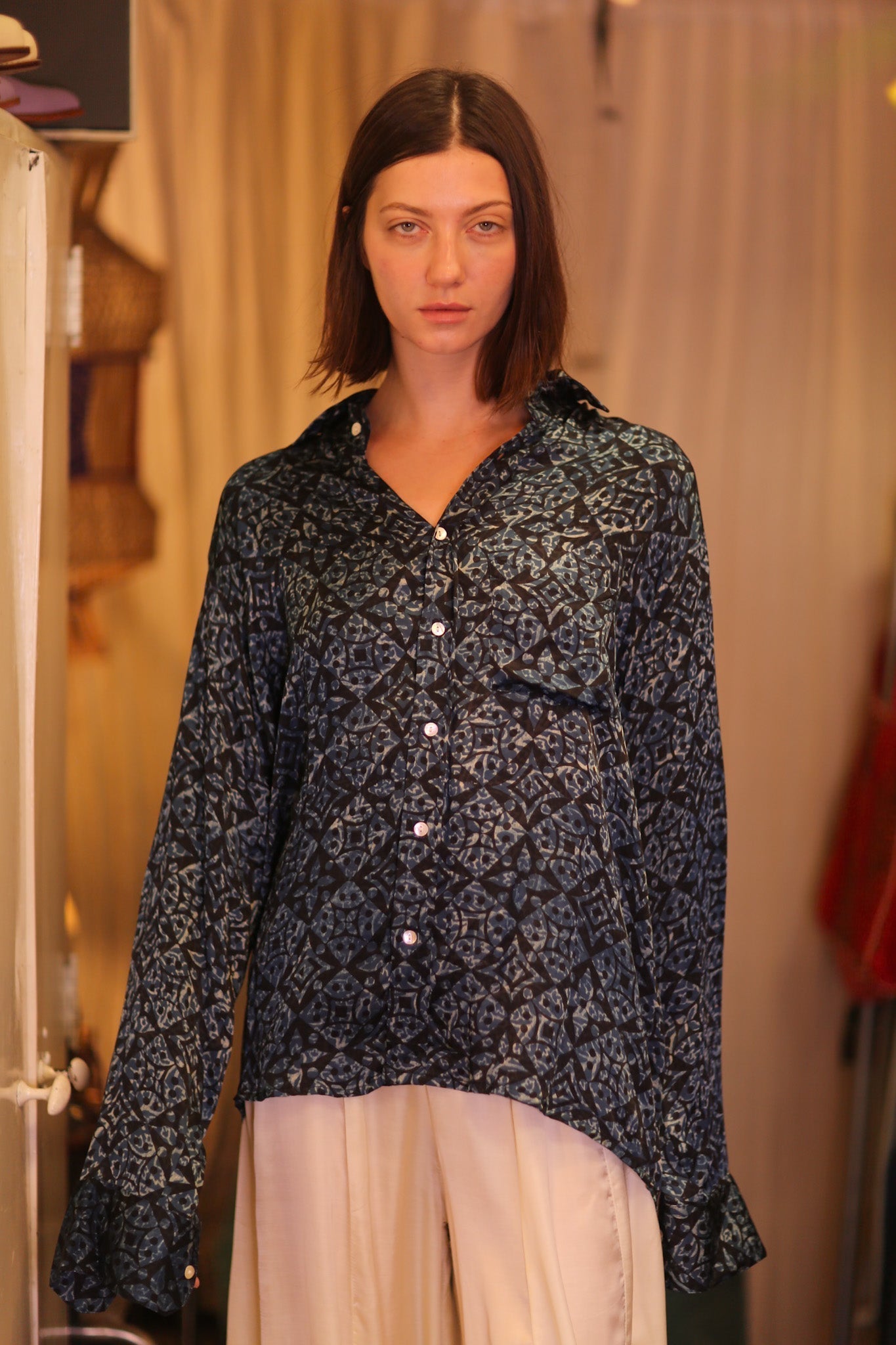 SILK BOYFRIEND SHIRT BILLIE HLAING - MOMO STUDIO BERLIN - Berlin Concept Store - sustainable & ethical fashion