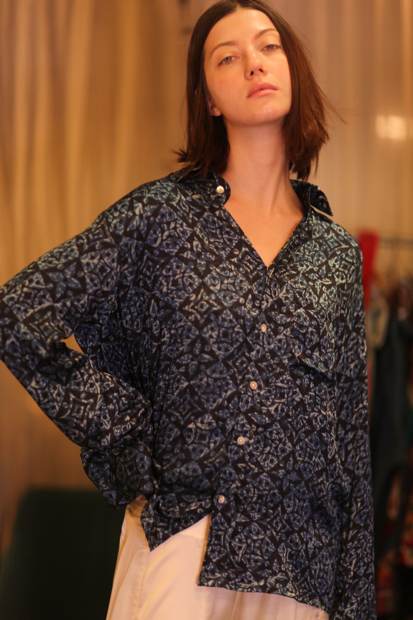 SILK BOYFRIEND SHIRT BILLIE HLAING - MOMO STUDIO BERLIN - Berlin Concept Store - sustainable & ethical fashion