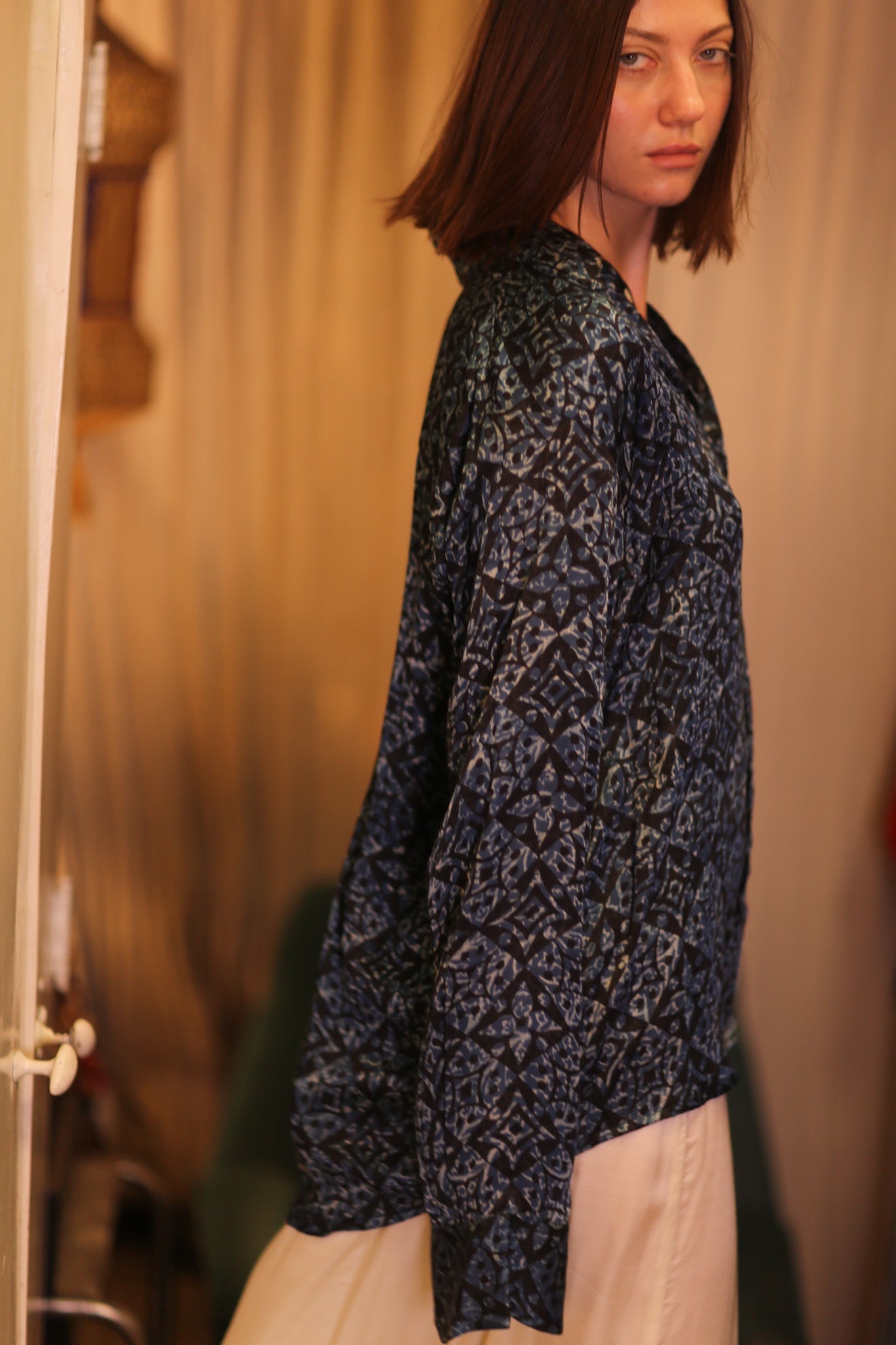 SILK BOYFRIEND SHIRT BILLIE HLAING - MOMO STUDIO BERLIN - Berlin Concept Store - sustainable & ethical fashion