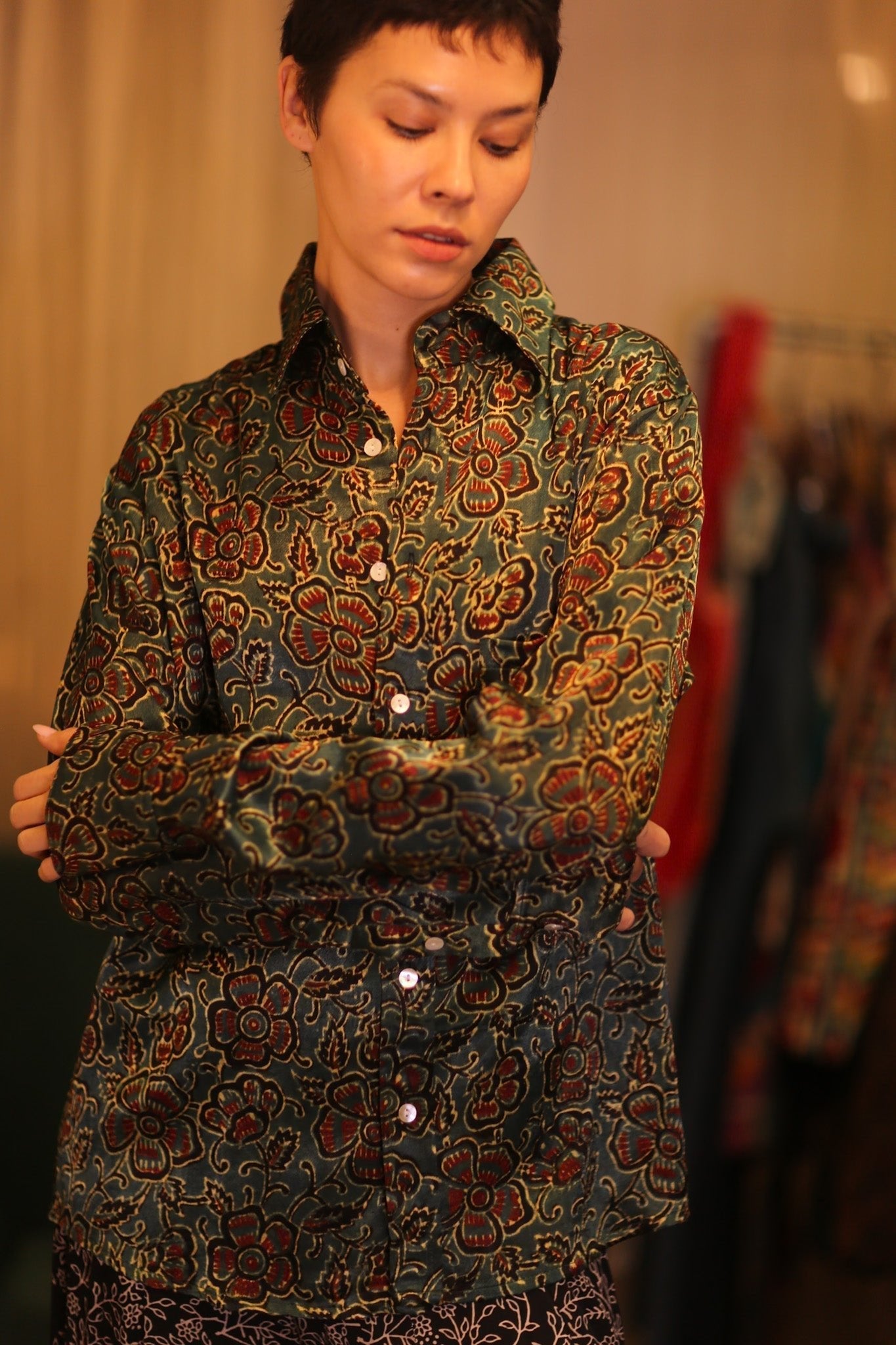 SILK BOYFRIEND SHIRT BILLIE HTOO - MOMO STUDIO BERLIN - Berlin Concept Store - sustainable & ethical fashion