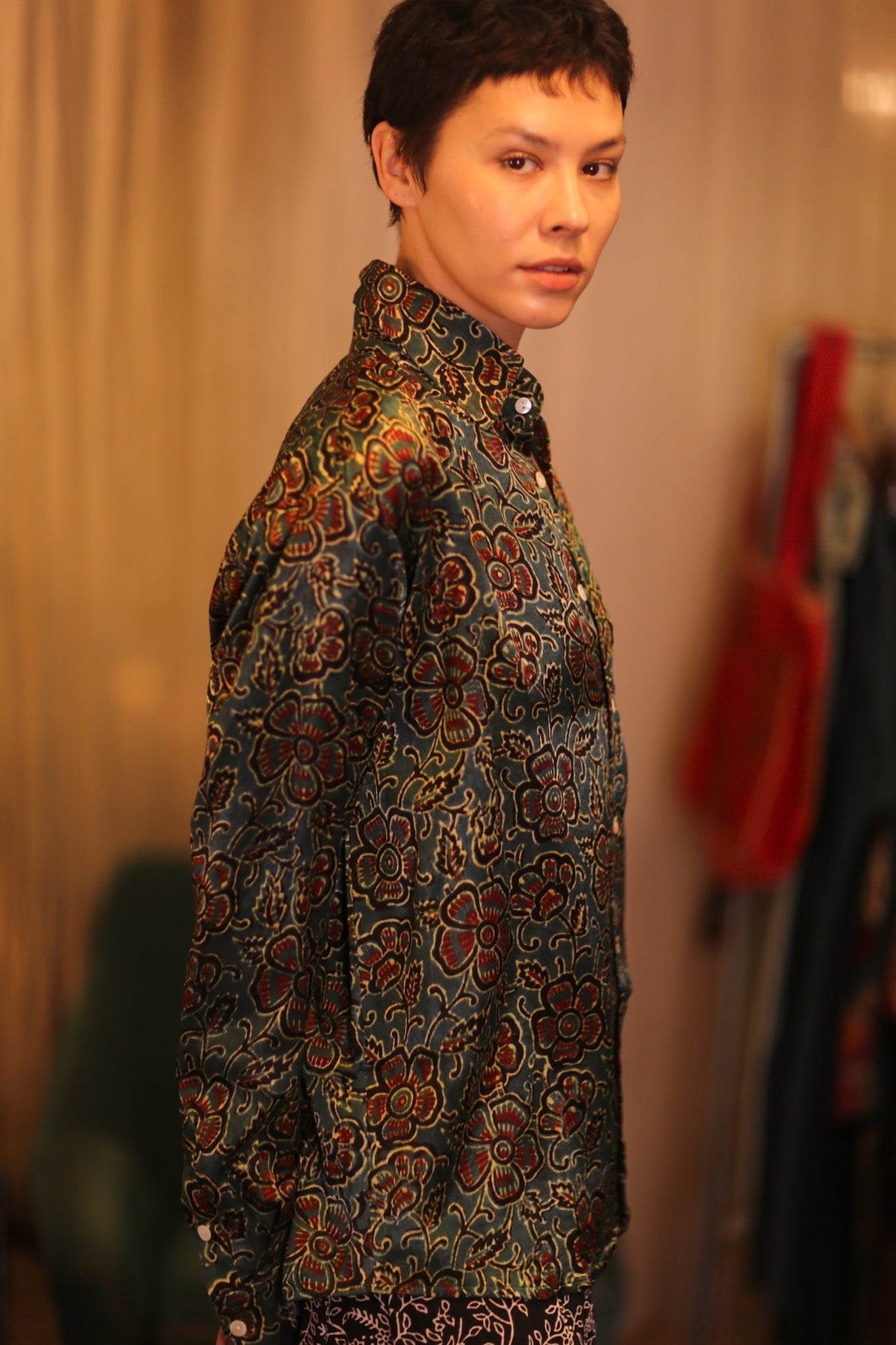 SILK BOYFRIEND SHIRT BILLIE HTOO - MOMO STUDIO BERLIN - Berlin Concept Store - sustainable & ethical fashion