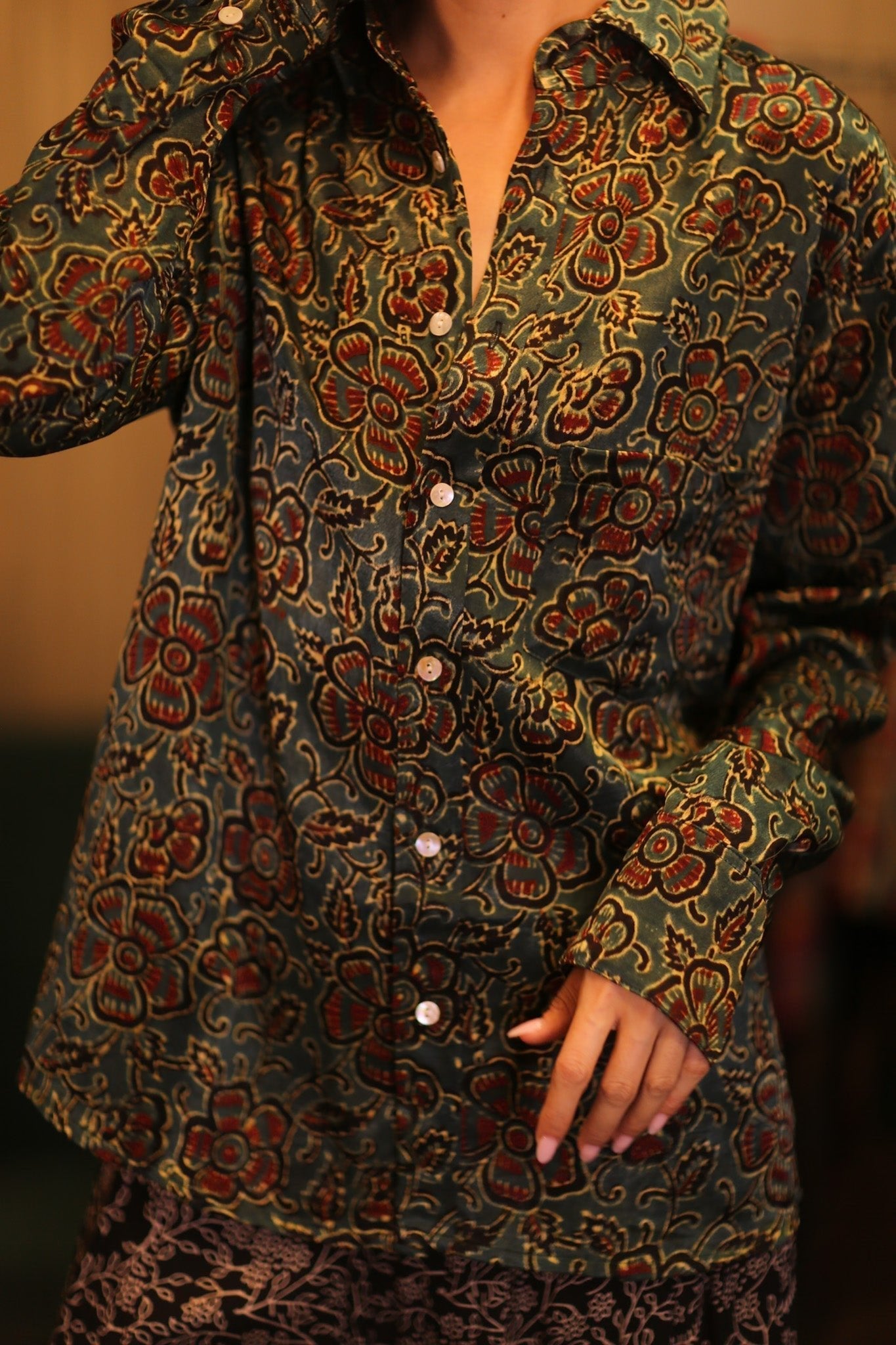 SILK BOYFRIEND SHIRT BILLIE HTOO - MOMO STUDIO BERLIN - Berlin Concept Store - sustainable & ethical fashion