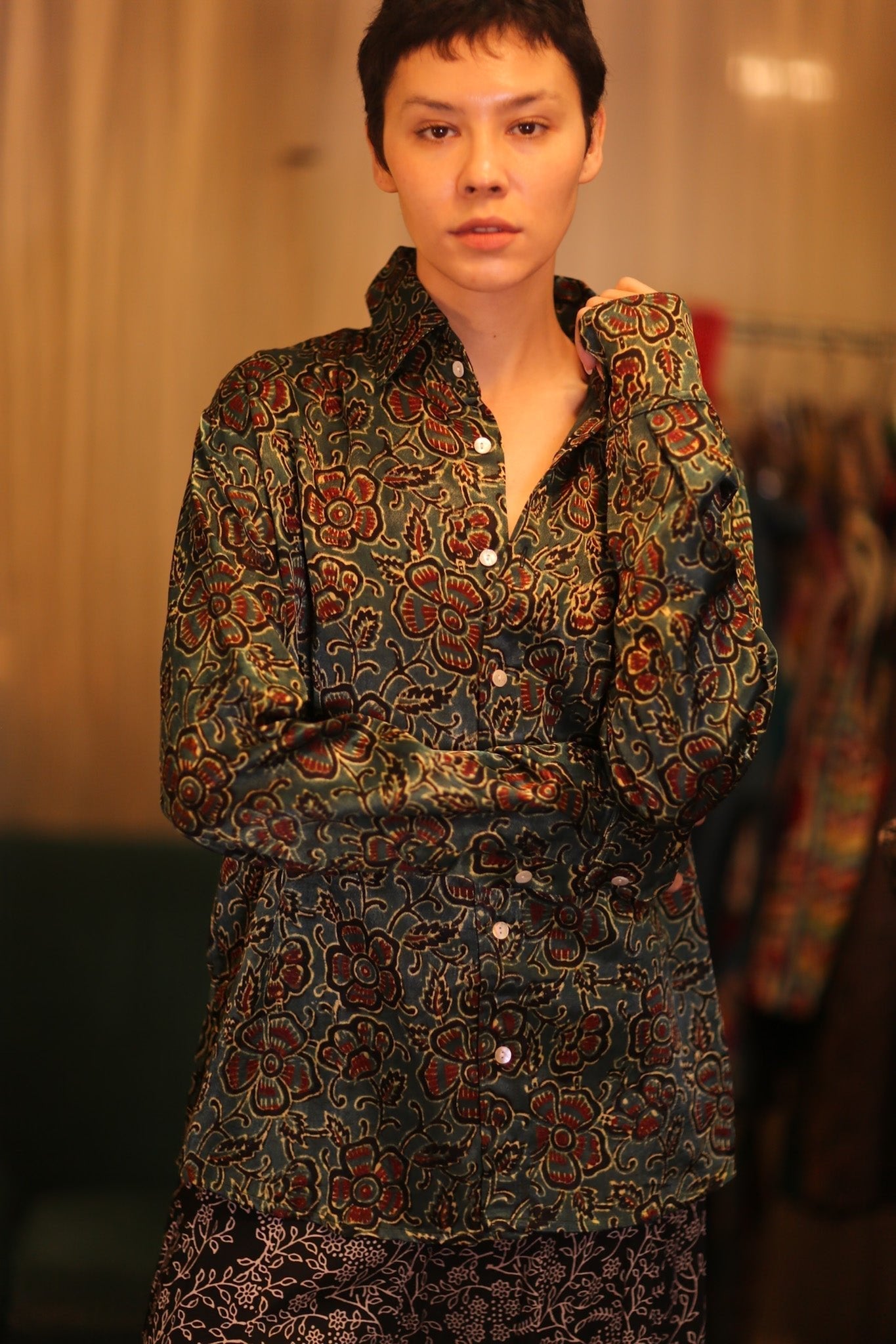 SILK BOYFRIEND SHIRT BILLIE HTOO - MOMO STUDIO BERLIN - Berlin Concept Store - sustainable & ethical fashion