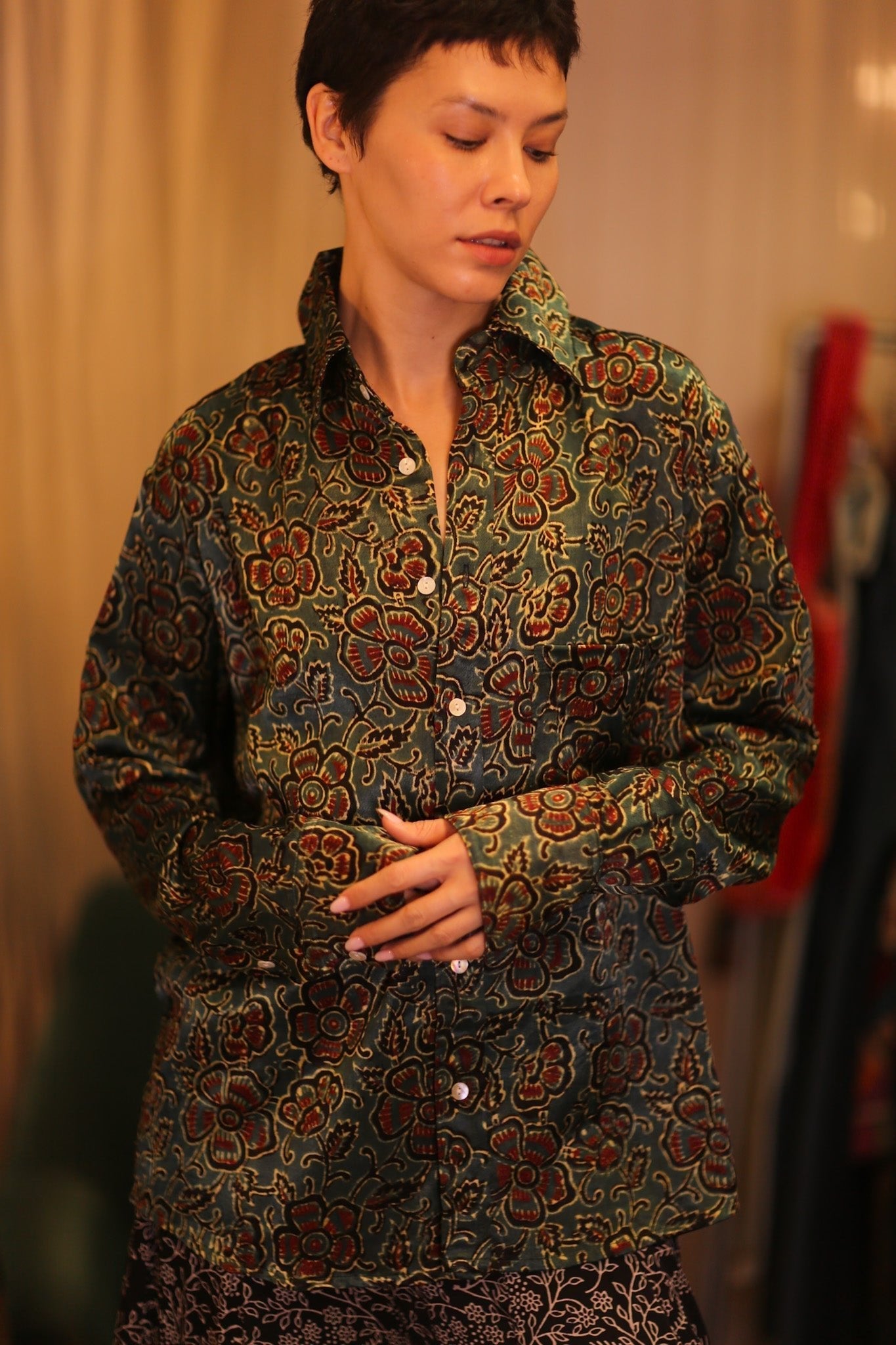 SILK BOYFRIEND SHIRT BILLIE HTOO - MOMO STUDIO BERLIN - Berlin Concept Store - sustainable & ethical fashion