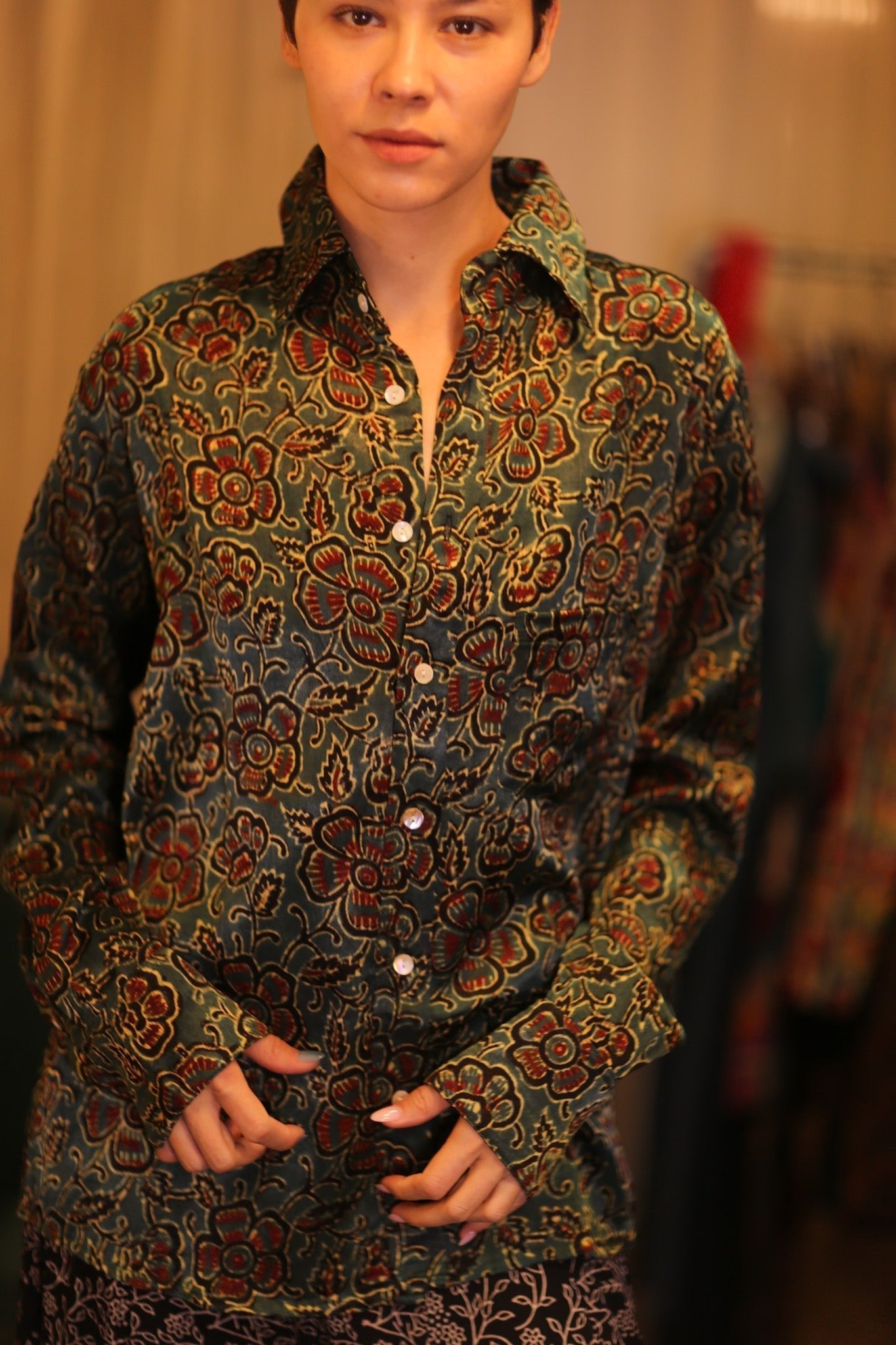 SILK BOYFRIEND SHIRT BILLIE HTOO - MOMO STUDIO BERLIN - Berlin Concept Store - sustainable & ethical fashion