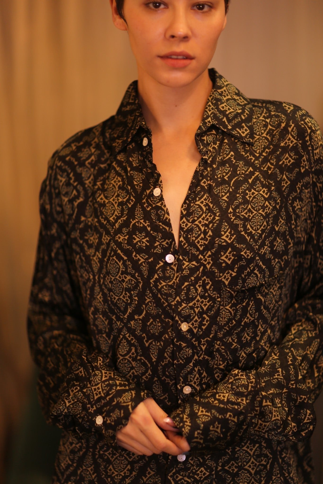 SILK BOYFRIEND SHIRT BILLIE KANOTE - MOMO STUDIO BERLIN - Berlin Concept Store - sustainable & ethical fashion