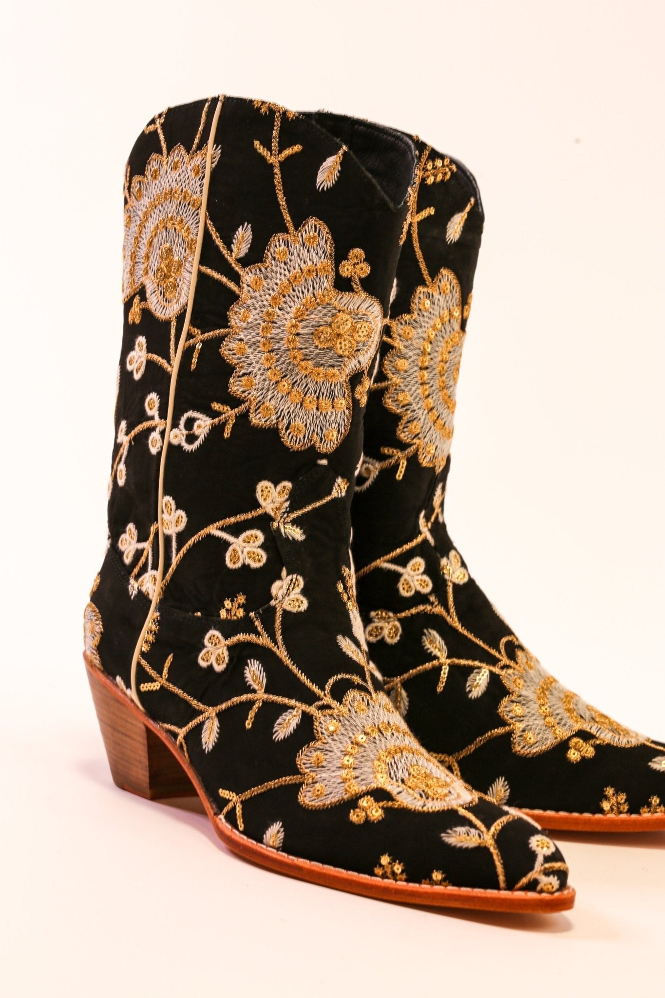 SILK EMBROIDERED BOOTS CIHAN - MOMO STUDIO BERLIN - Berlin Concept Store - sustainable & ethical fashion