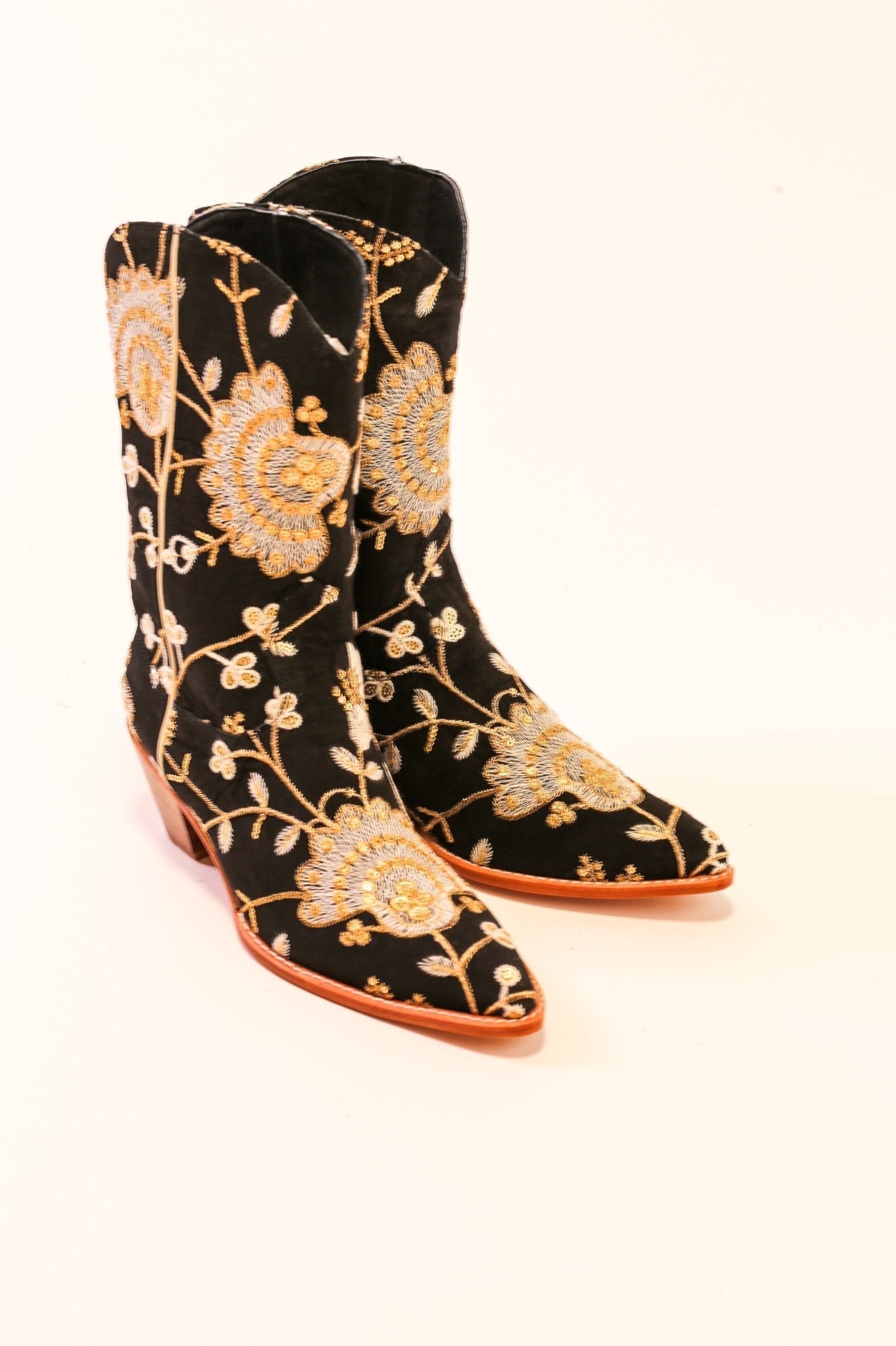 SILK EMBROIDERED BOOTS CIHAN - MOMO STUDIO BERLIN - Berlin Concept Store - sustainable & ethical fashion