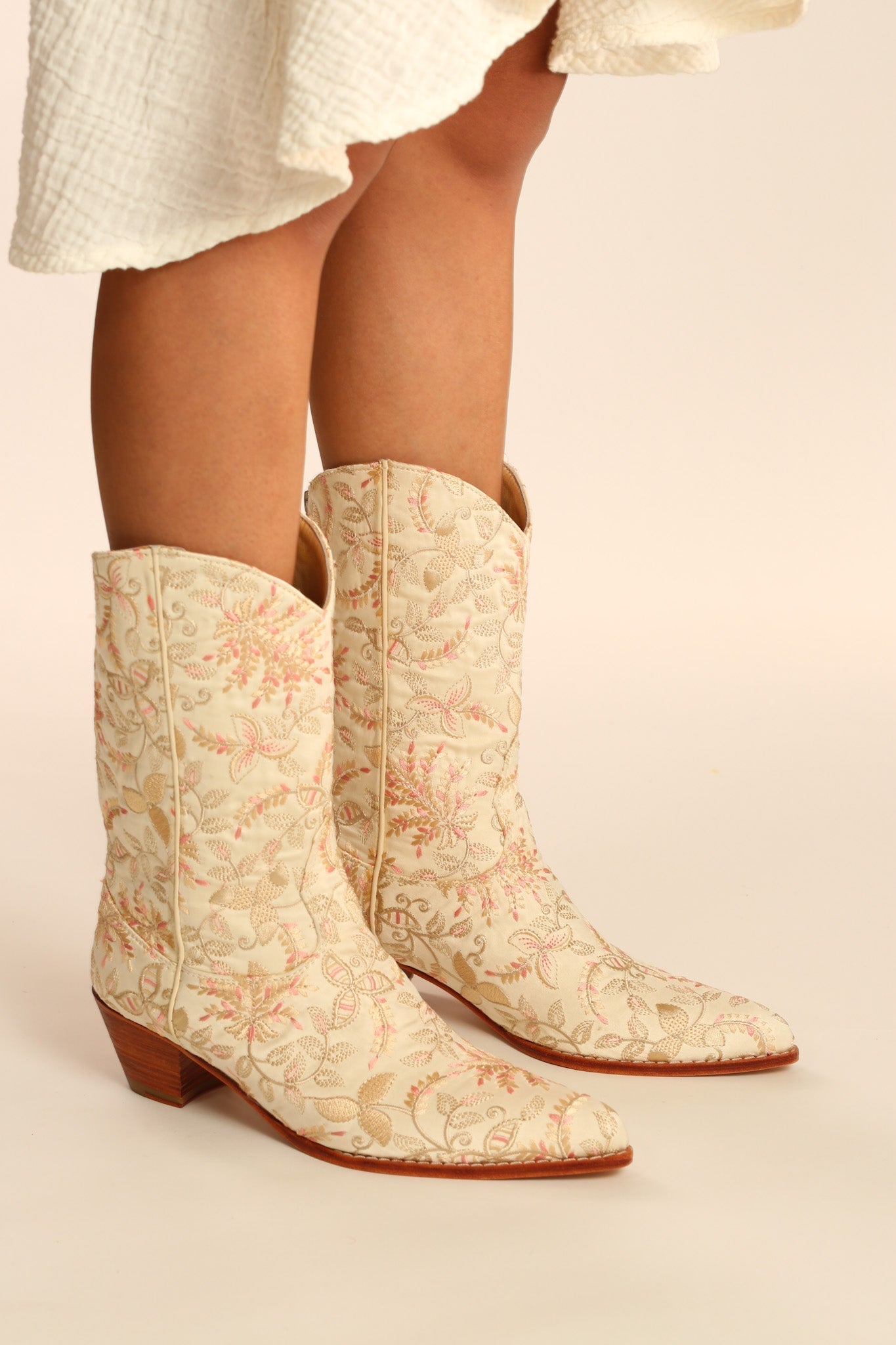 SILK EMBROIDERED BOOTS LAFAYETTE - MOMO STUDIO BERLIN - Berlin Concept Store - sustainable & ethical fashion