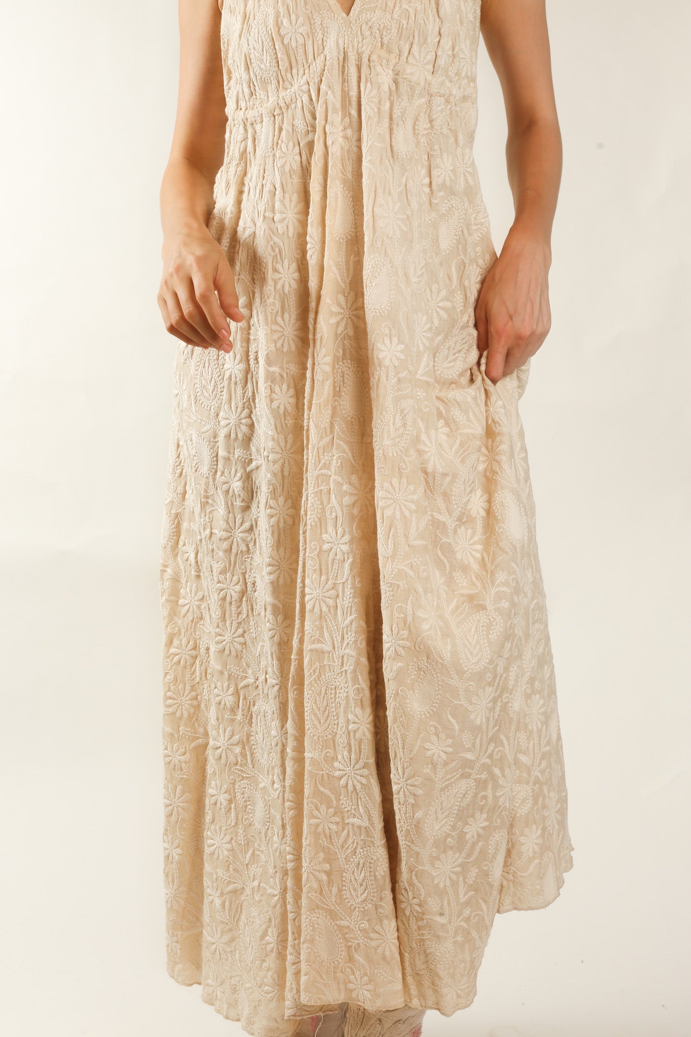 SILK EMBROIDERED DRESS SAGI - MOMO STUDIO BERLIN - Berlin Concept Store - sustainable & ethical fashion