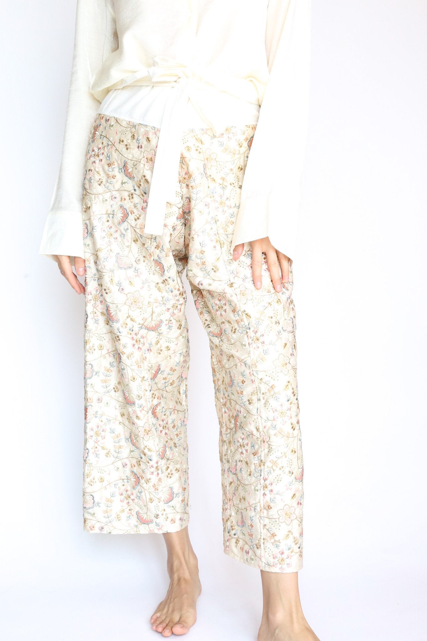 SILK EMBROIDERED FISHERMAN WRAP PANTS BELINDA - MOMO STUDIO BERLIN - Berlin Concept Store - sustainable & ethical fashion