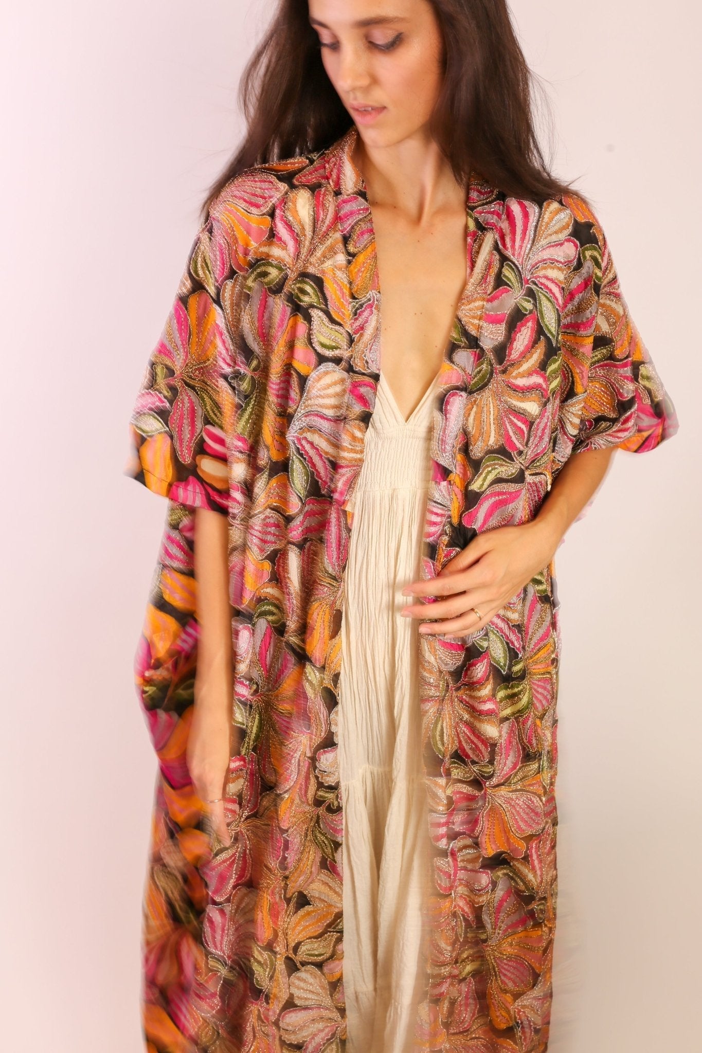 SILK EMBROIDERED KIMONO MAE - MOMO STUDIO BERLIN - Berlin Concept Store - sustainable & ethical fashion