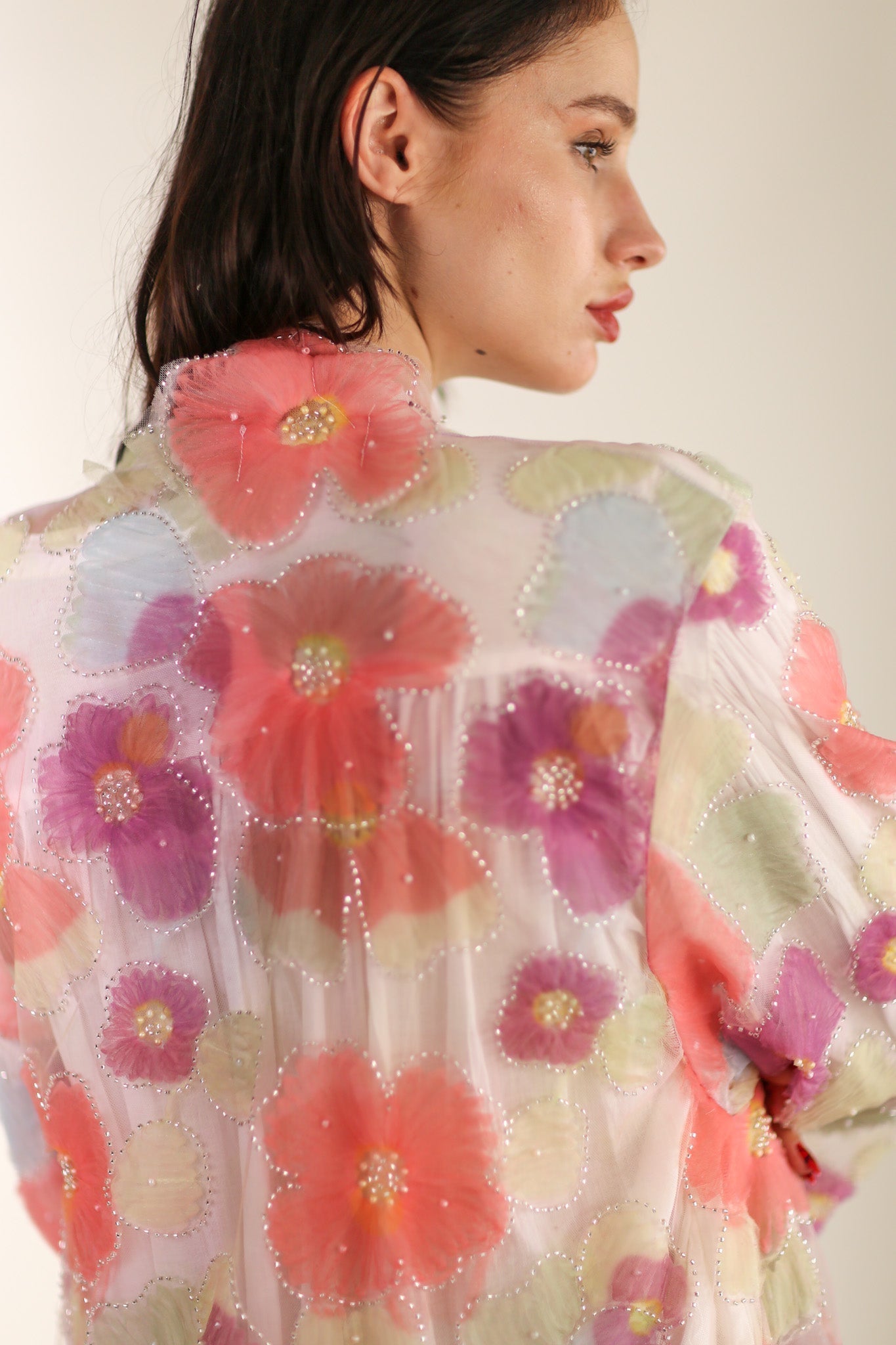 SILK FLOWER EMBELLISHED KIMONO ULISA - MOMO STUDIO BERLIN - Berlin Concept Store - sustainable & ethical fashion