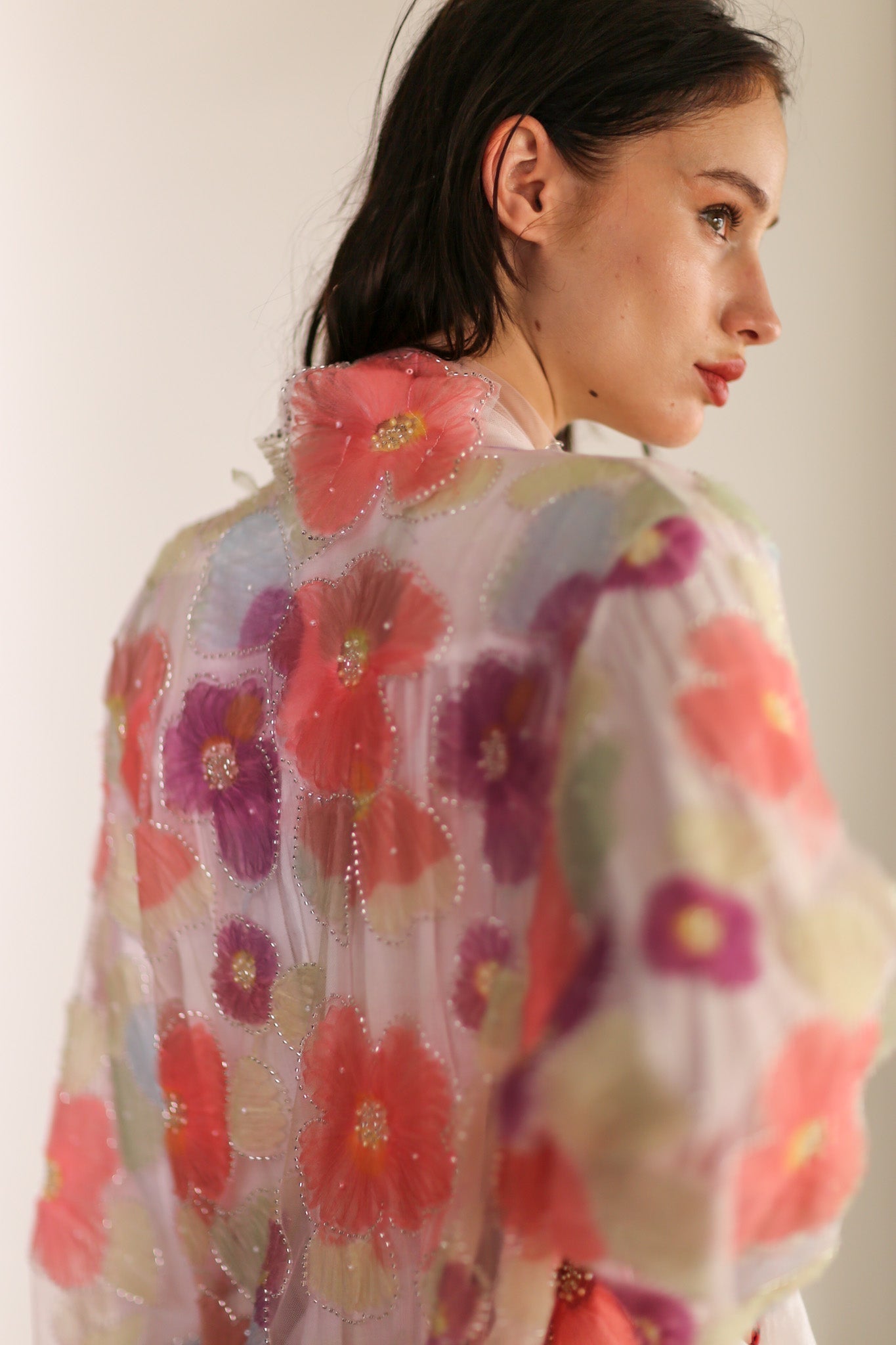 SILK FLOWER EMBELLISHED KIMONO ULISA - MOMO STUDIO BERLIN - Berlin Concept Store - sustainable & ethical fashion