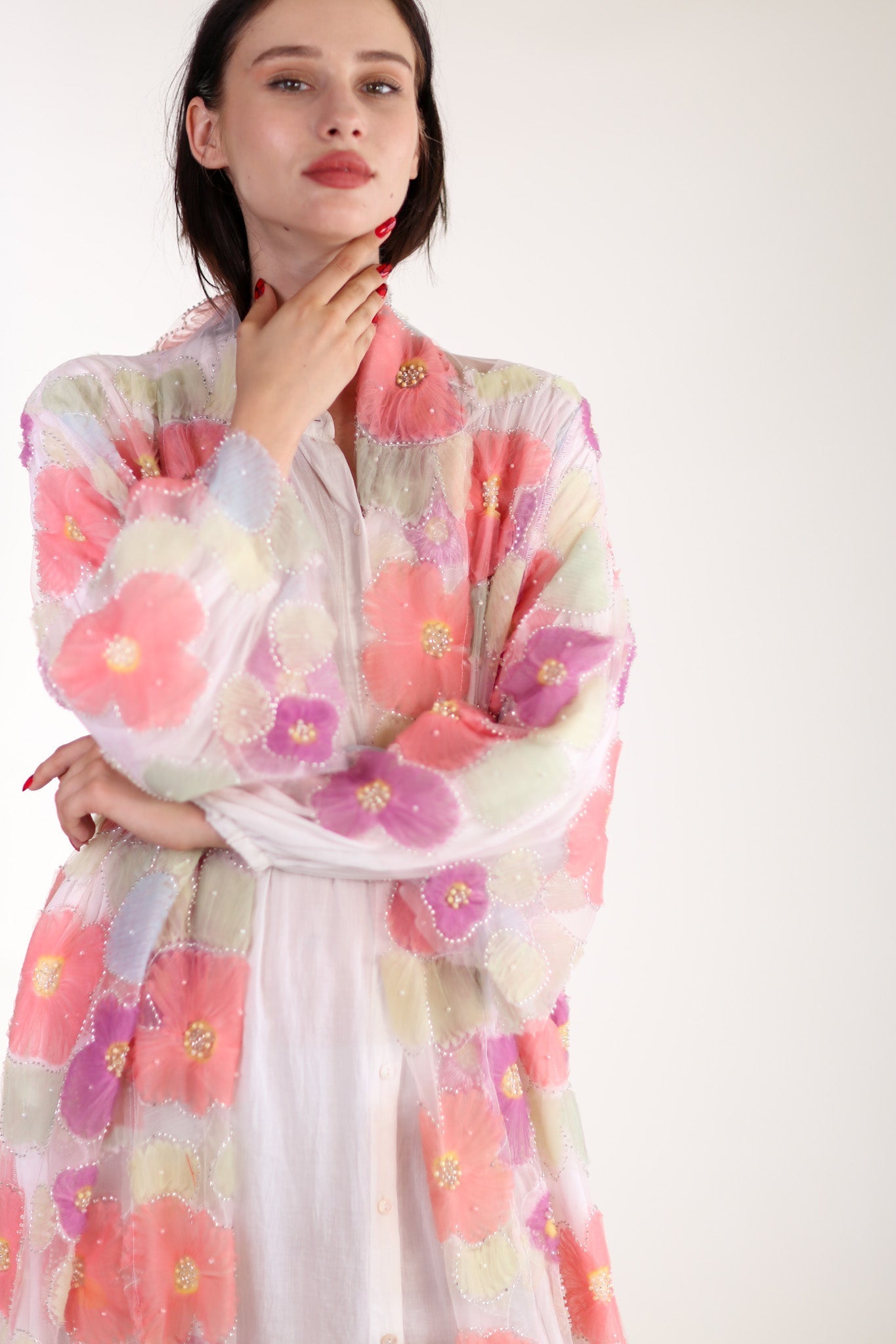 SILK FLOWER EMBELLISHED KIMONO ULISA - MOMO STUDIO BERLIN - Berlin Concept Store - sustainable & ethical fashion