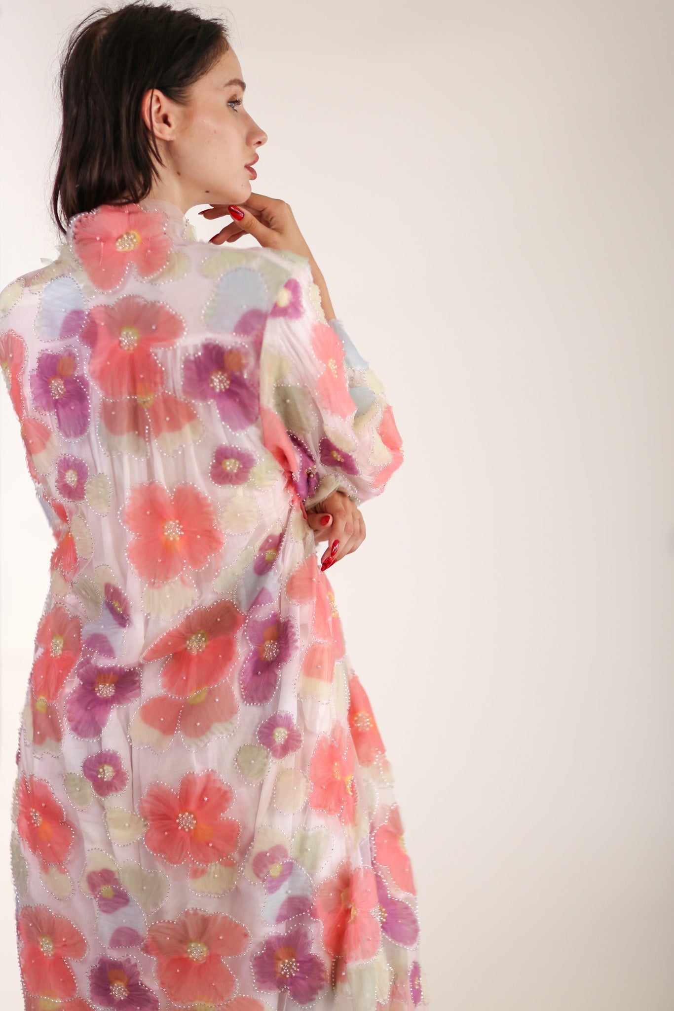 SILK FLOWER EMBELLISHED KIMONO ULISA - MOMO STUDIO BERLIN - Berlin Concept Store - sustainable & ethical fashion