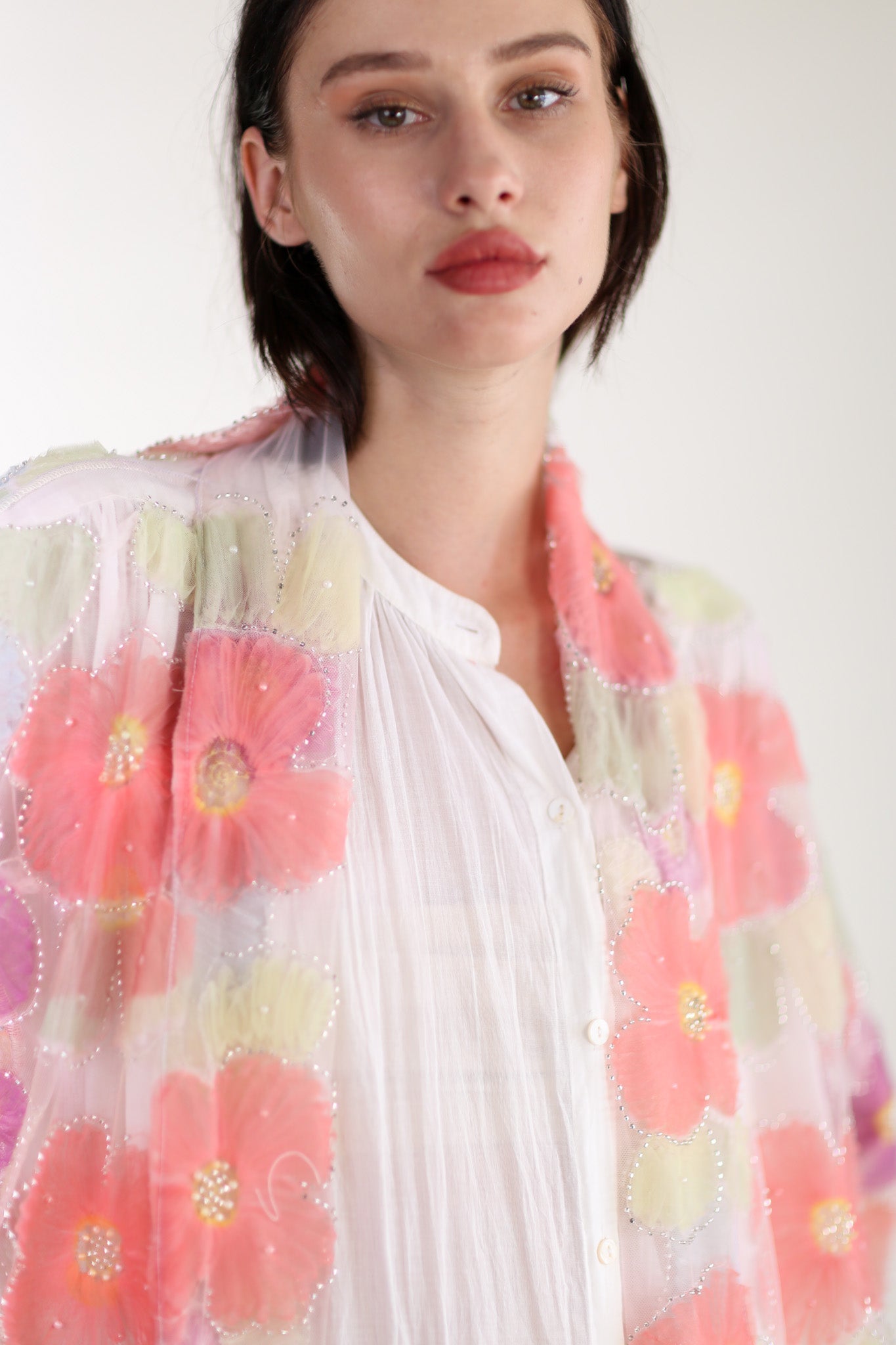 SILK FLOWER EMBELLISHED KIMONO ULISA - MOMO STUDIO BERLIN - Berlin Concept Store - sustainable & ethical fashion