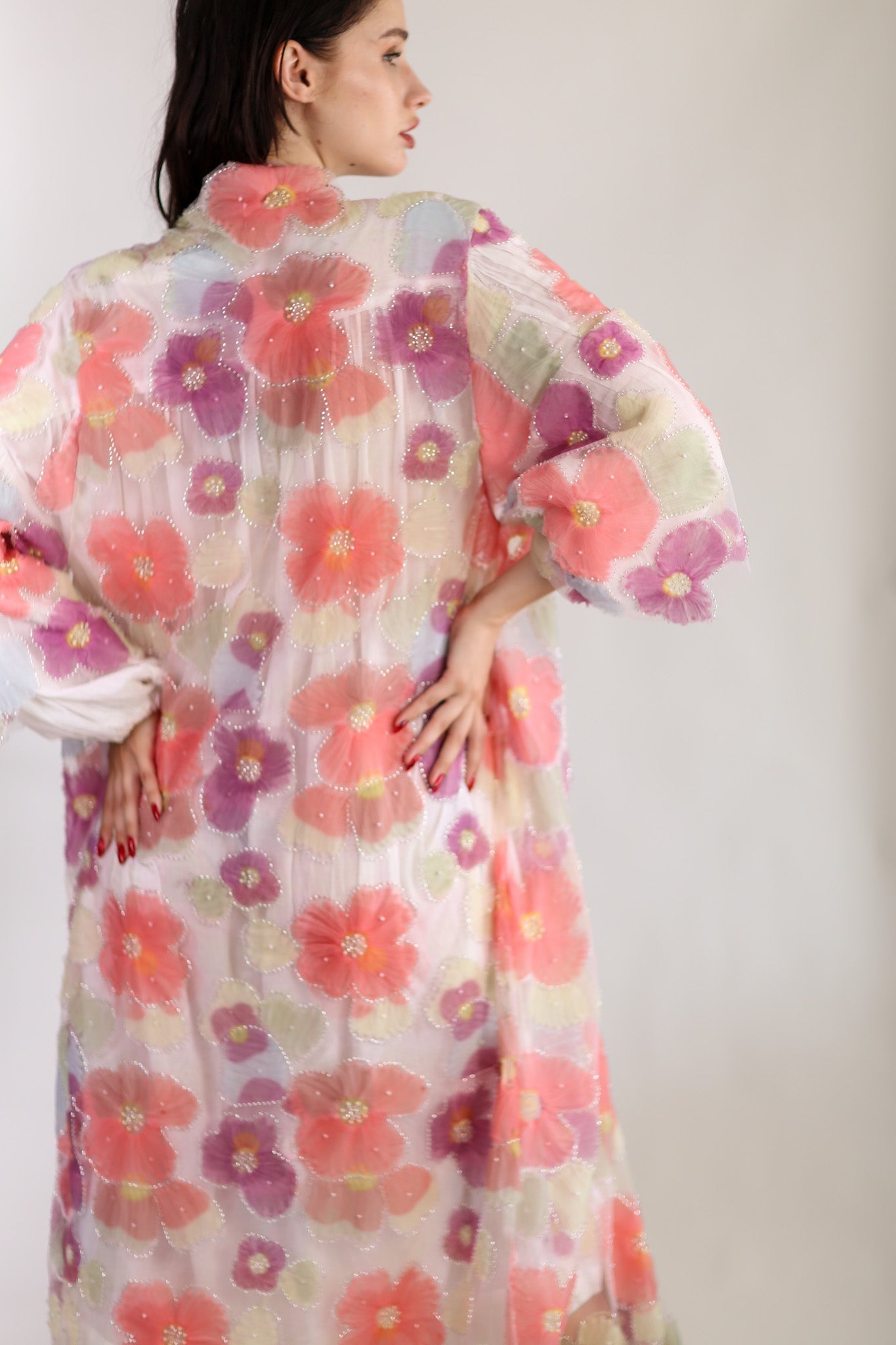 SILK FLOWER EMBELLISHED KIMONO ULISA - MOMO STUDIO BERLIN - Berlin Concept Store - sustainable & ethical fashion