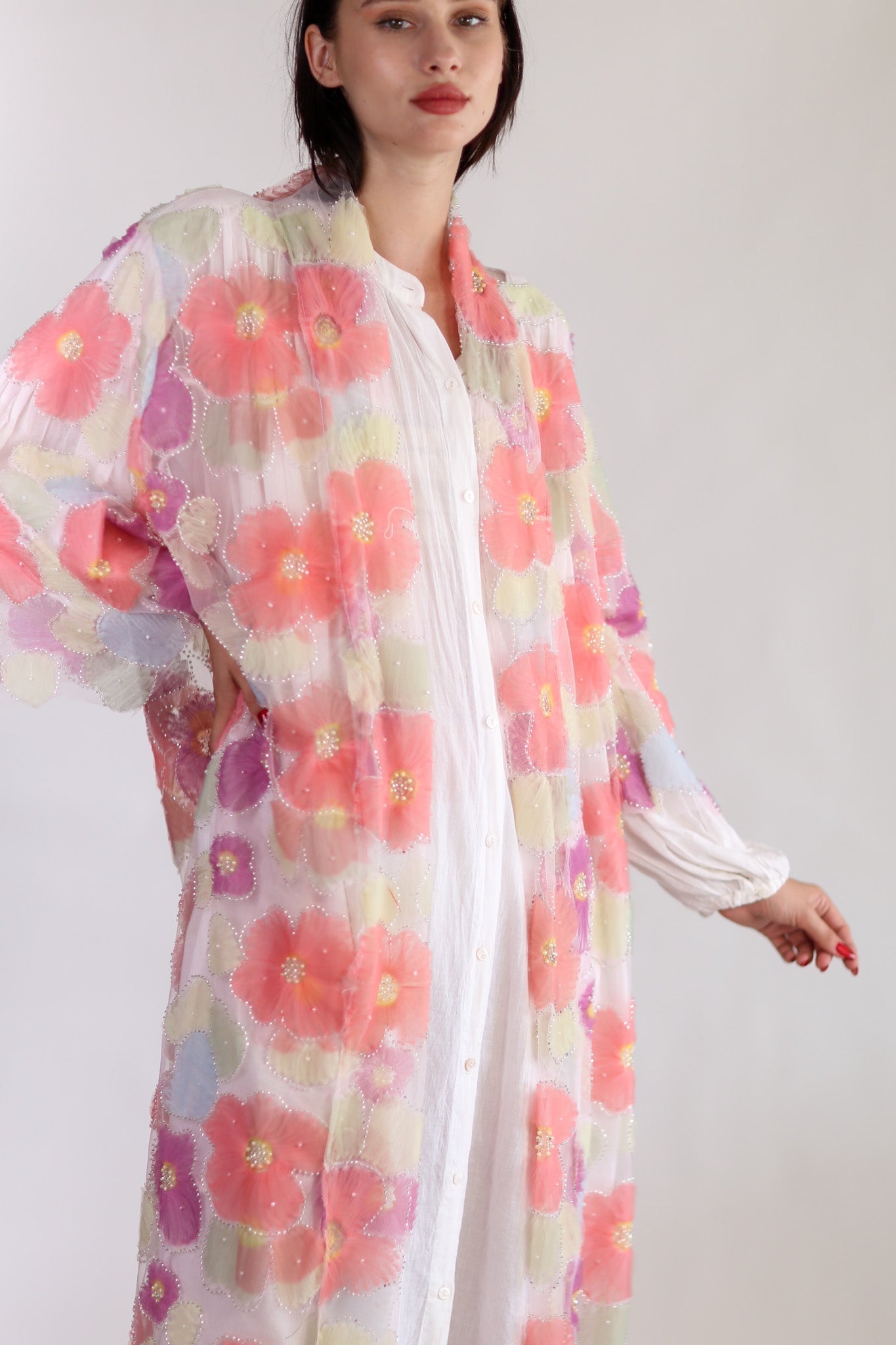 SILK FLOWER EMBELLISHED KIMONO ULISA - MOMO STUDIO BERLIN - Berlin Concept Store - sustainable & ethical fashion