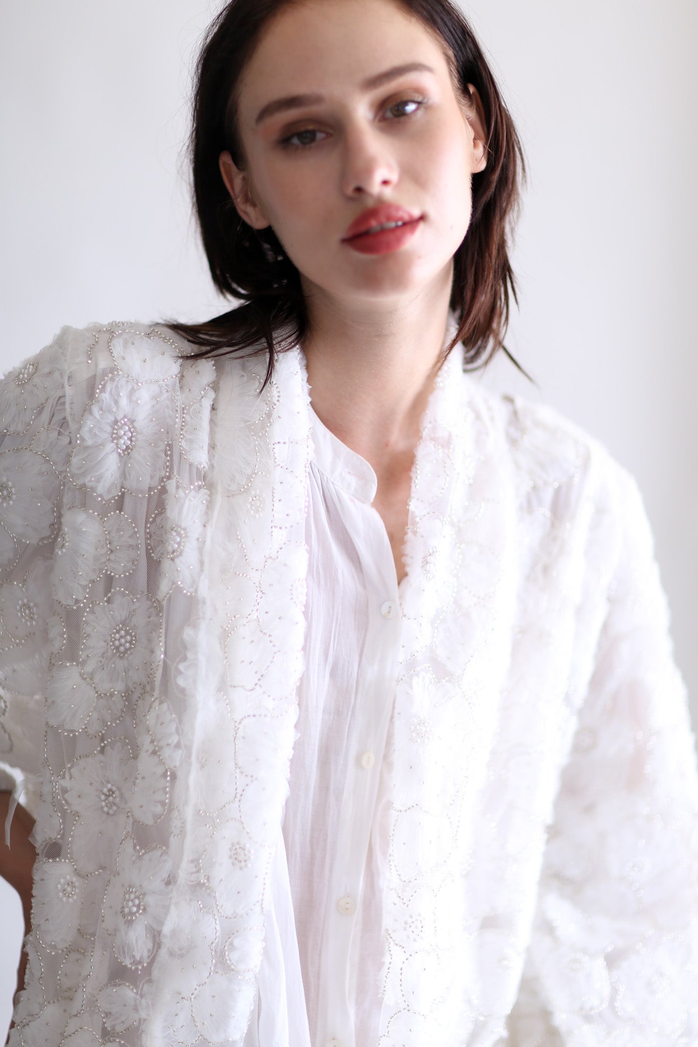 SILK FLOWER EMBELLISHED KIMONO ULISA - MOMO STUDIO BERLIN - Berlin Concept Store - sustainable & ethical fashion